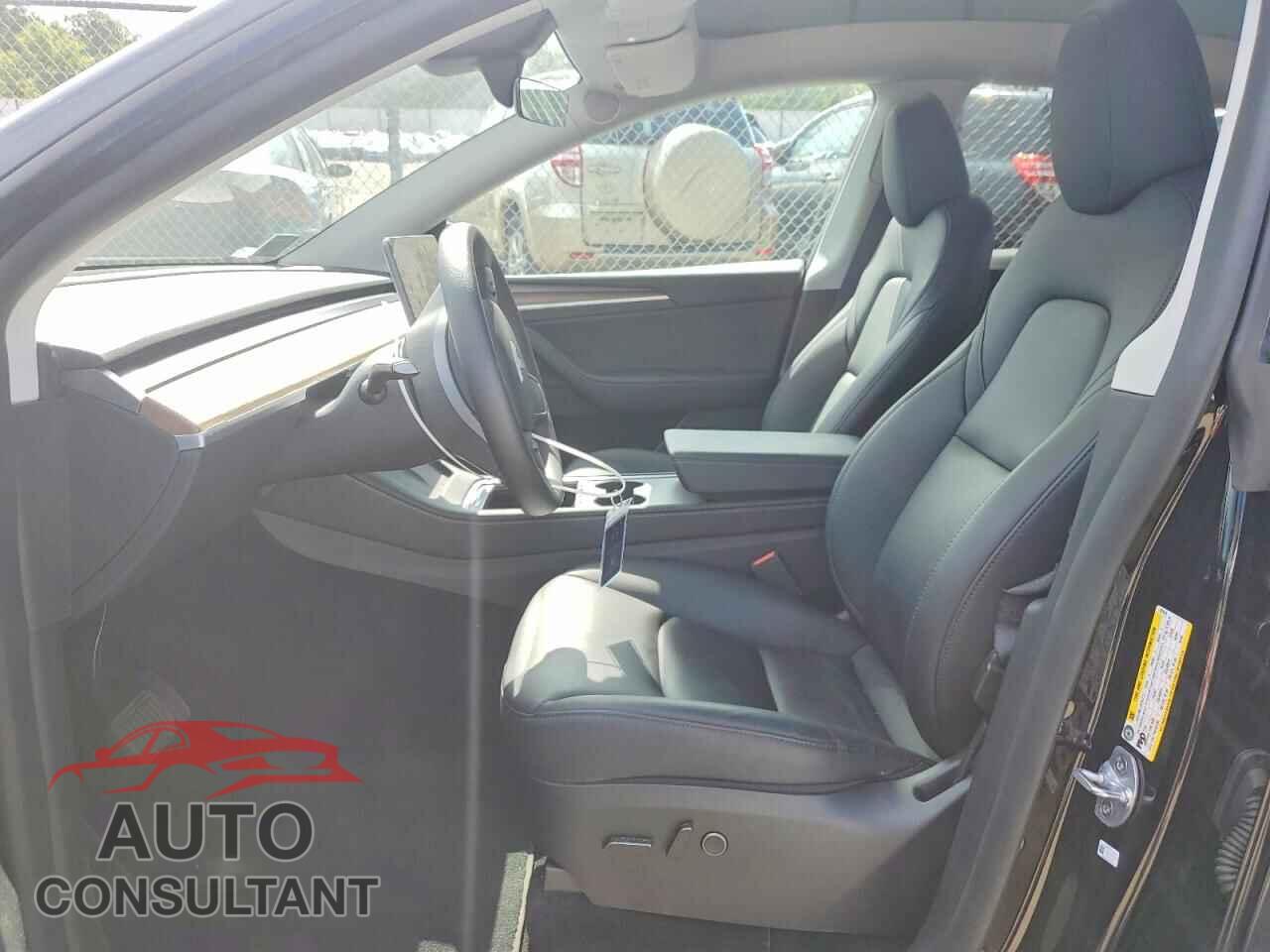 TESLA MODEL Y 2024 - 7SAYGDEE2RF201619