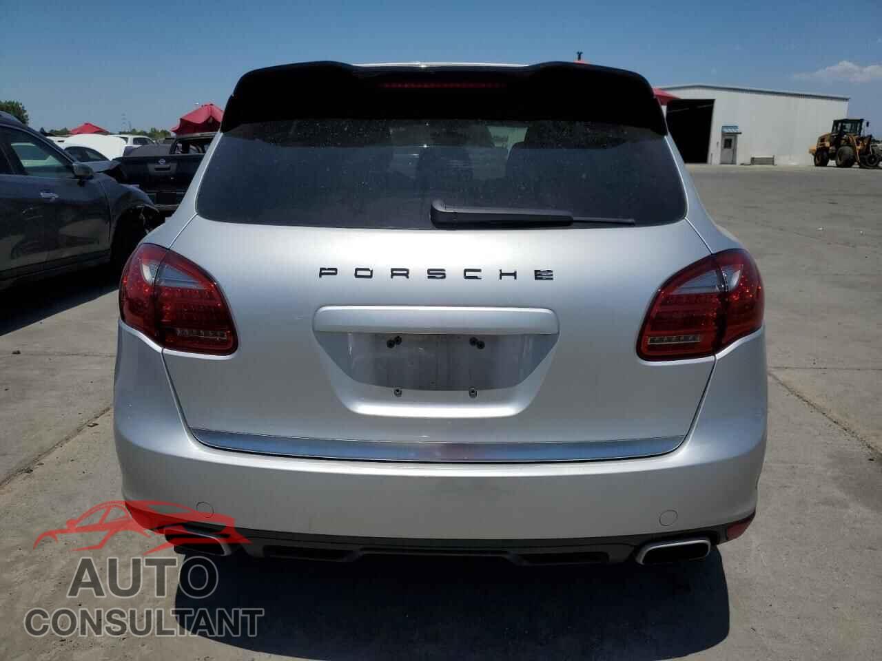 PORSCHE CAYENNE 2012 - WP1AA2A26CLA00308