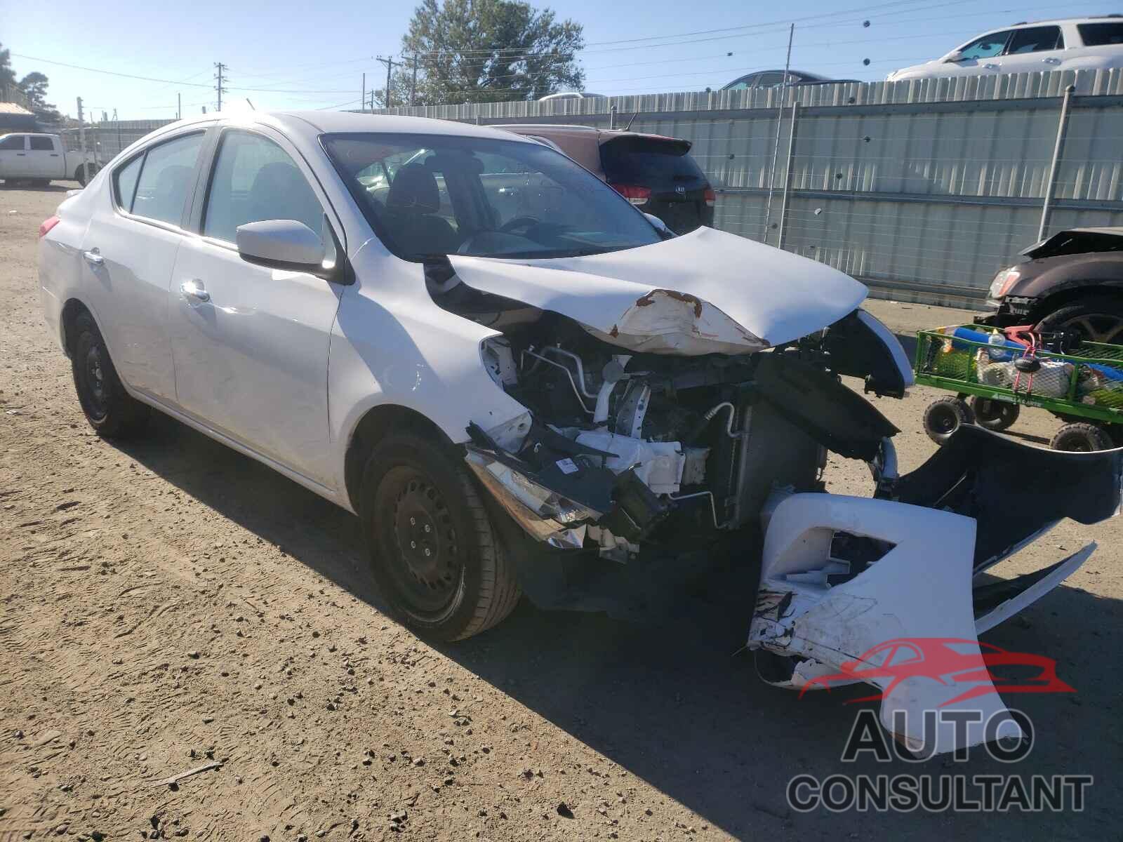 NISSAN VERSA 2019 - 3N1CN7APXKL867112