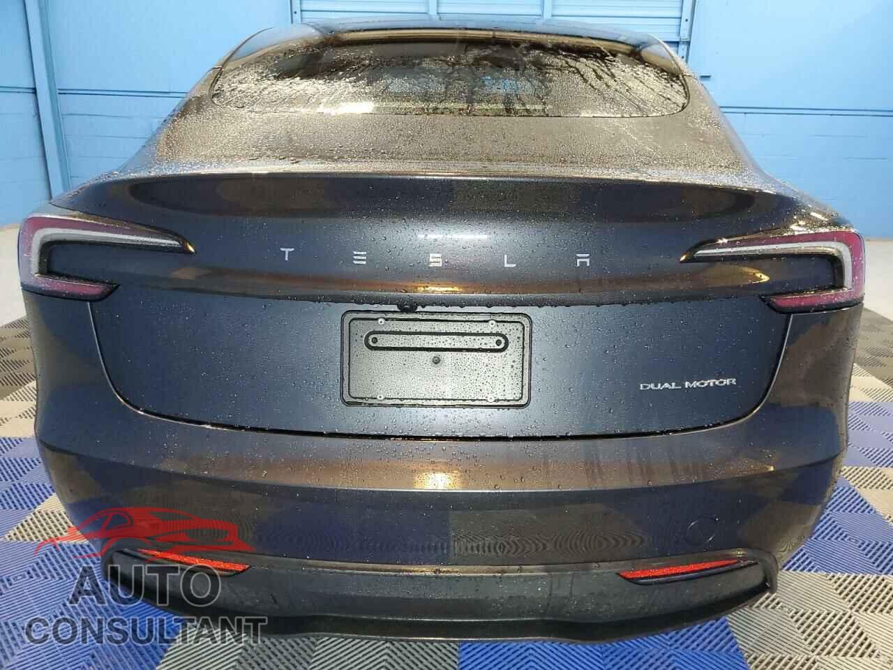 TESLA MODEL 3 2024 - 5YJ3E1EB0RF736711