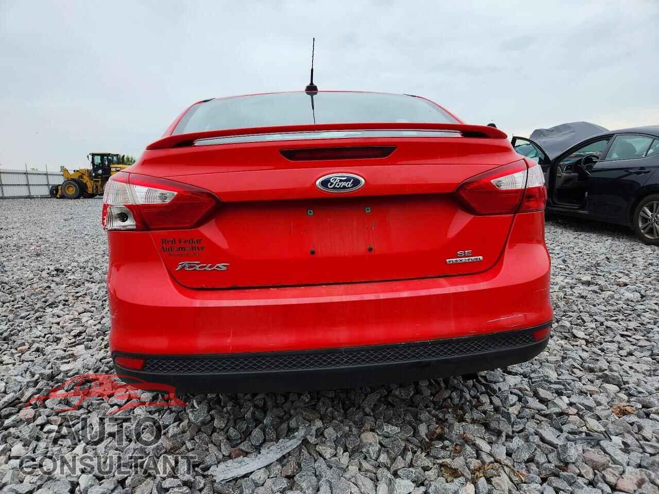 FORD FOCUS 2014 - 1FADP3F2XEL318176
