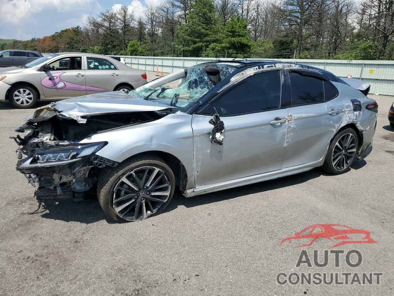 TOYOTA CAMRY 2018 - 4T1B61HK4JU126385