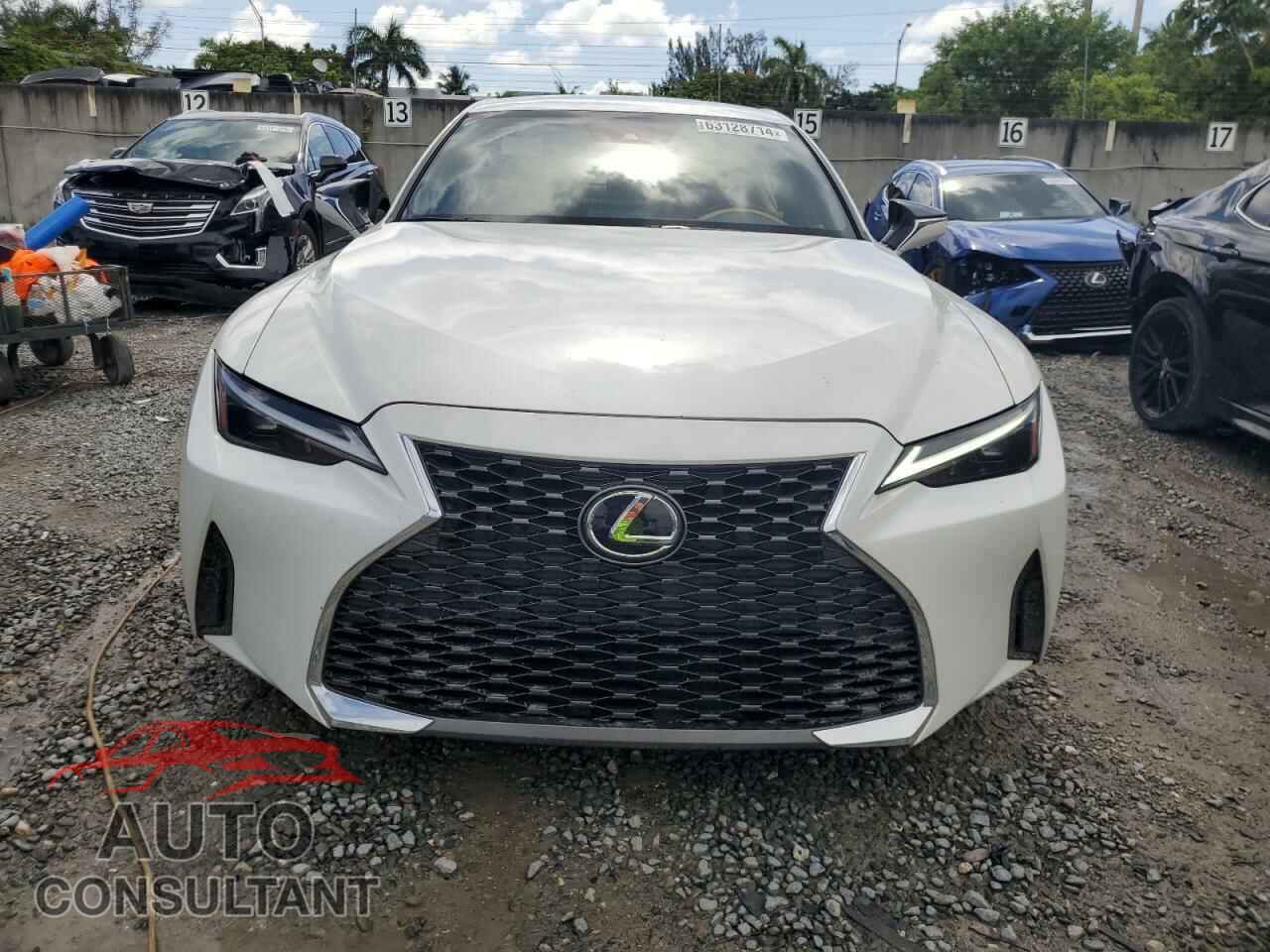 LEXUS IS 2022 - JTHAA1D22N5121656