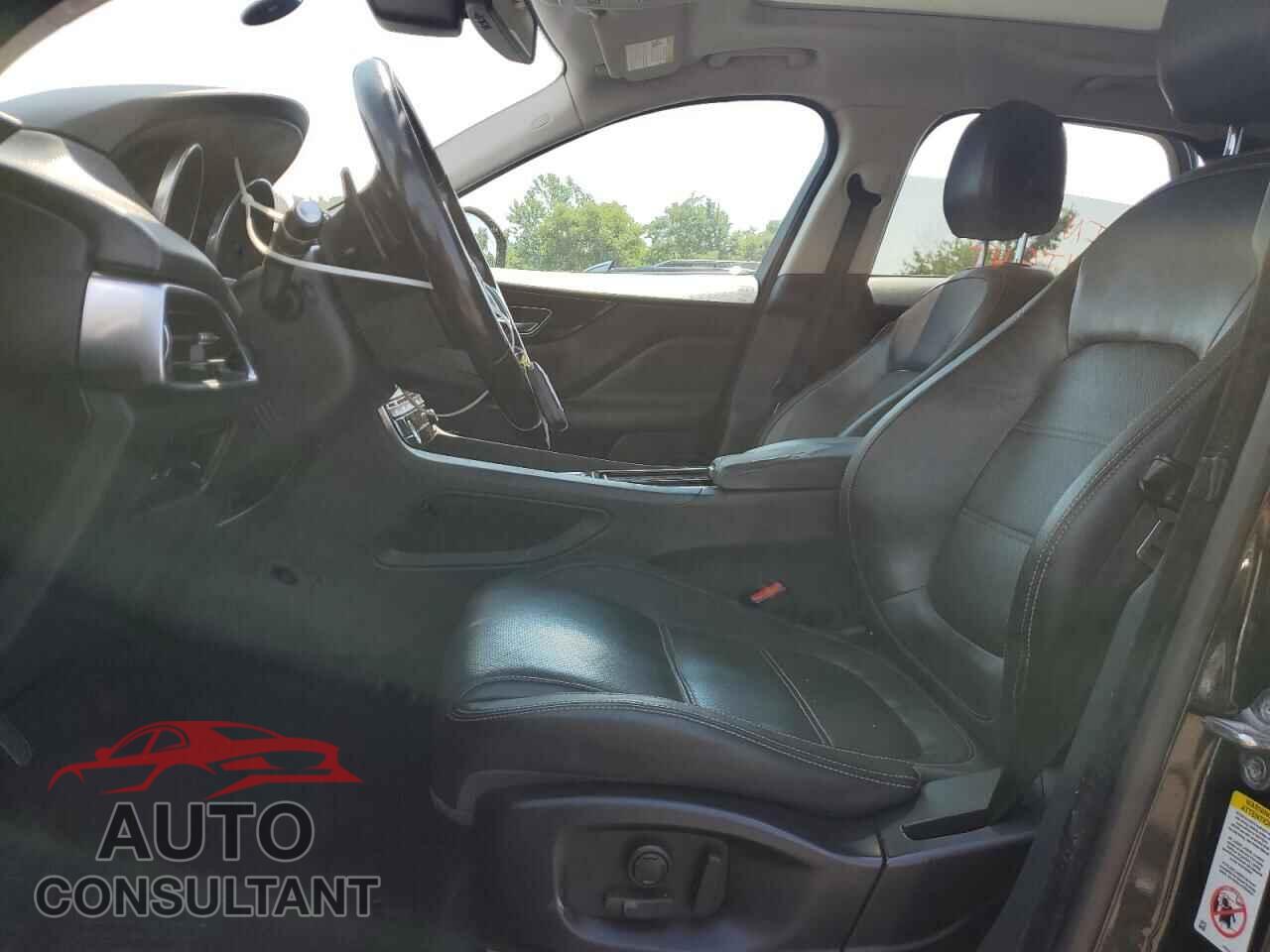 JAGUAR F-PACE 2018 - SADCK2FN9JA272276