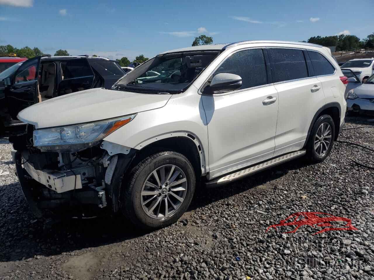 TOYOTA HIGHLANDER 2018 - 5TDKZRFH8JS549363