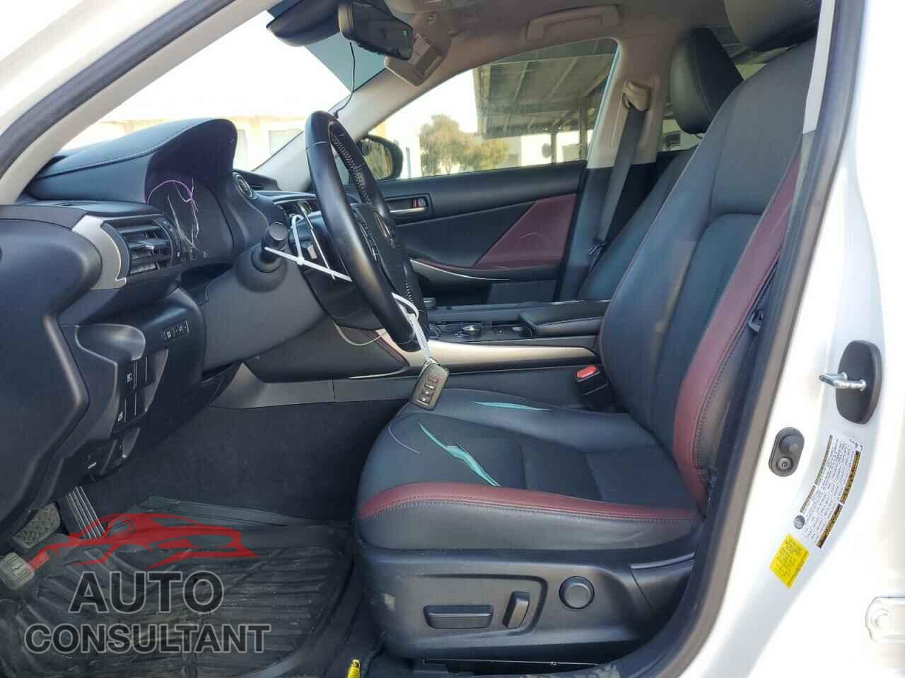 LEXUS IS 2020 - JTHAA1D20L5107896