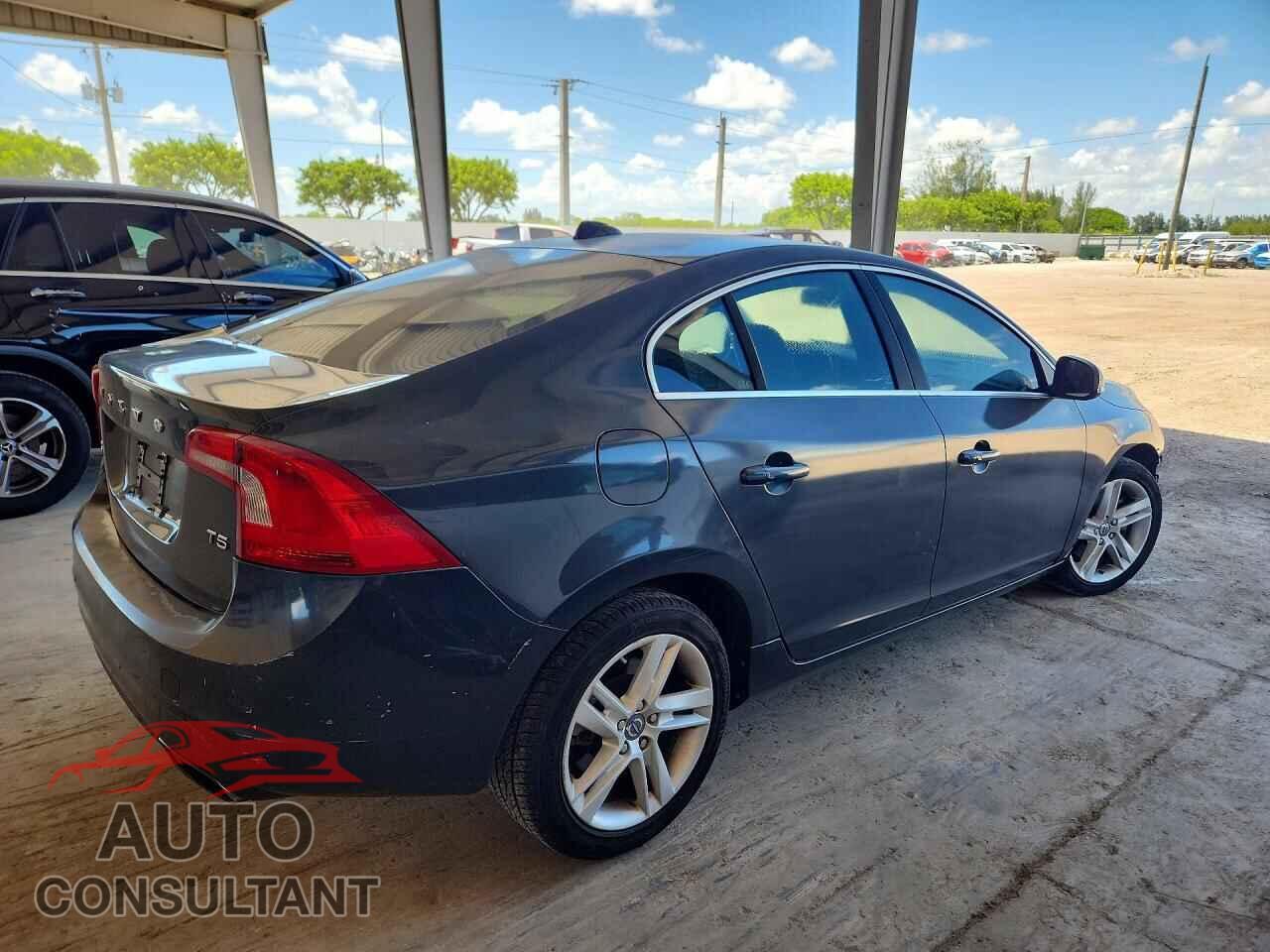 VOLVO S60 2015 - YV140MFB2F1306065