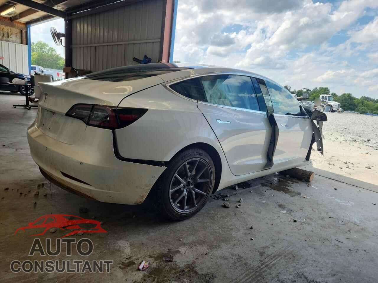 TESLA MODEL 3 2018 - 5YJ3E1EA3JF098787