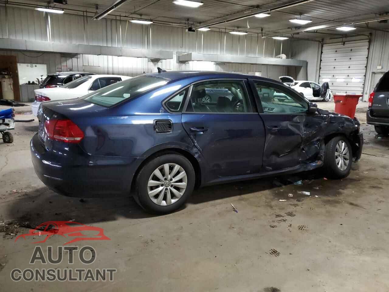 VOLKSWAGEN PASSAT 2015 - 1VWAT7A35FC014476