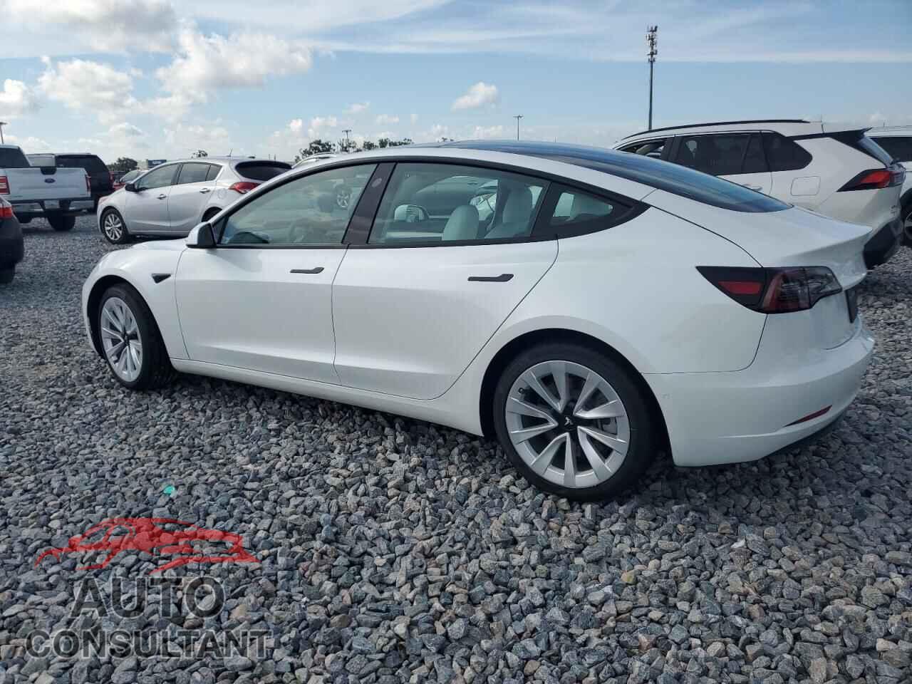 TESLA MODEL 3 2022 - 5YJ3E1EB2NF261184