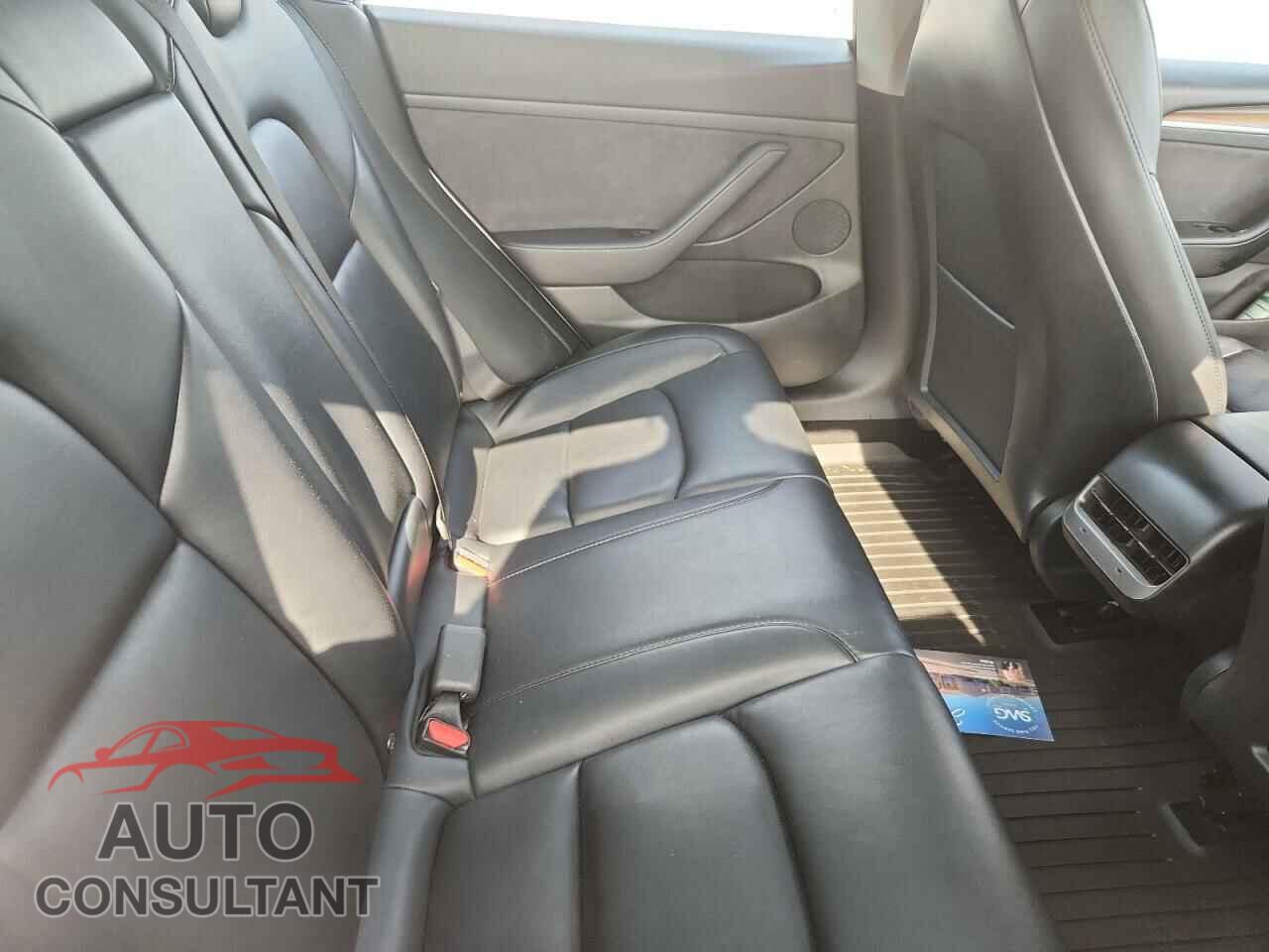 TESLA MODEL 3 2022 - 5YJ3E1EA5NF287303