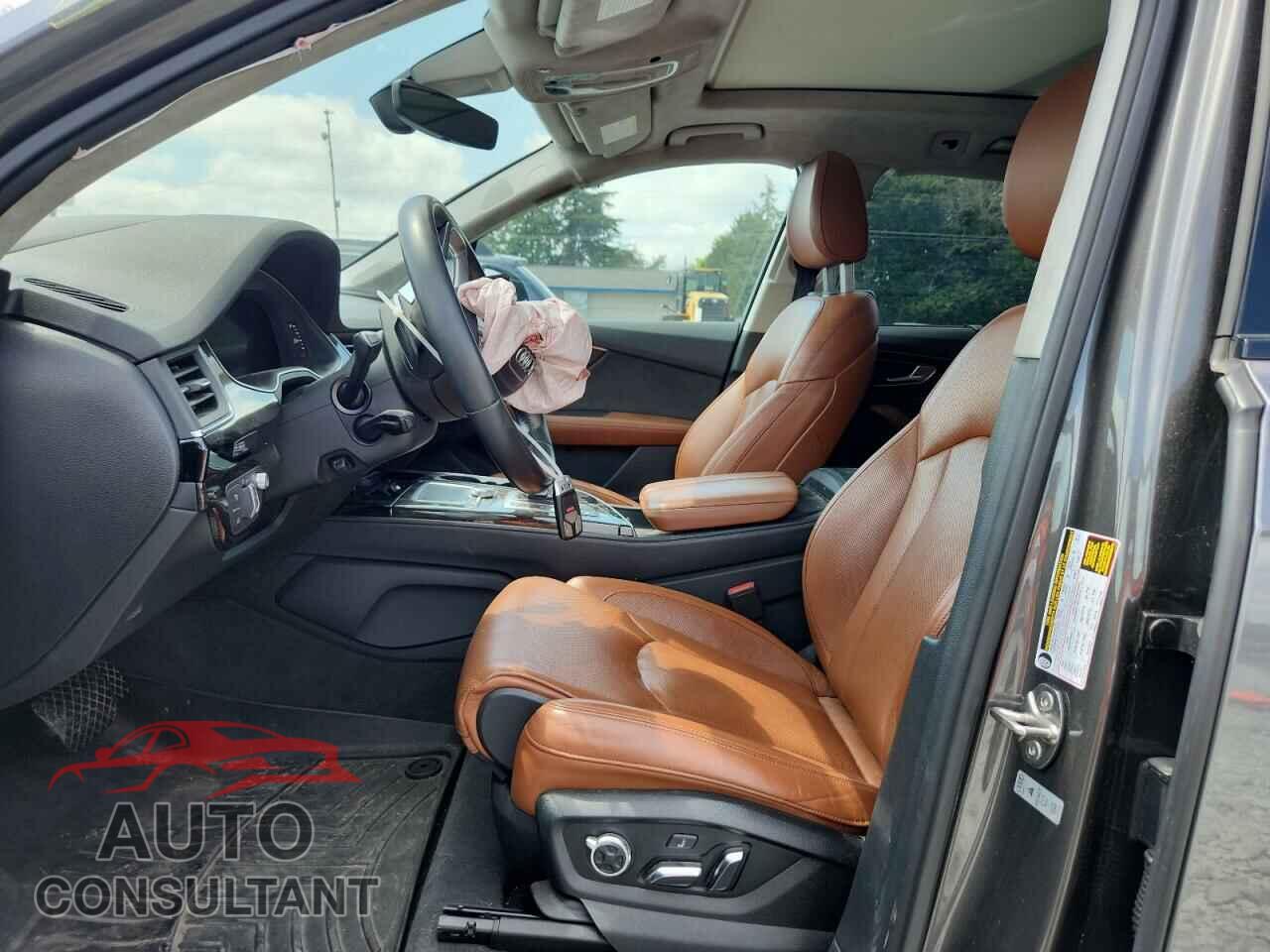 AUDI Q7 2018 - WA1VAAF7XJD033900