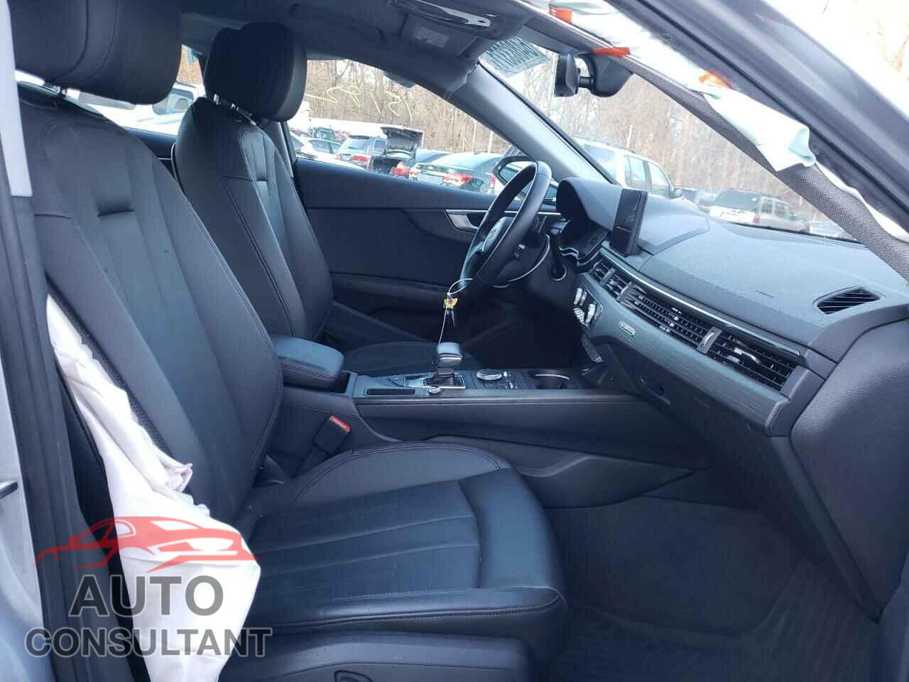 AUDI A4 2019 - WAUDNAF40KA031844