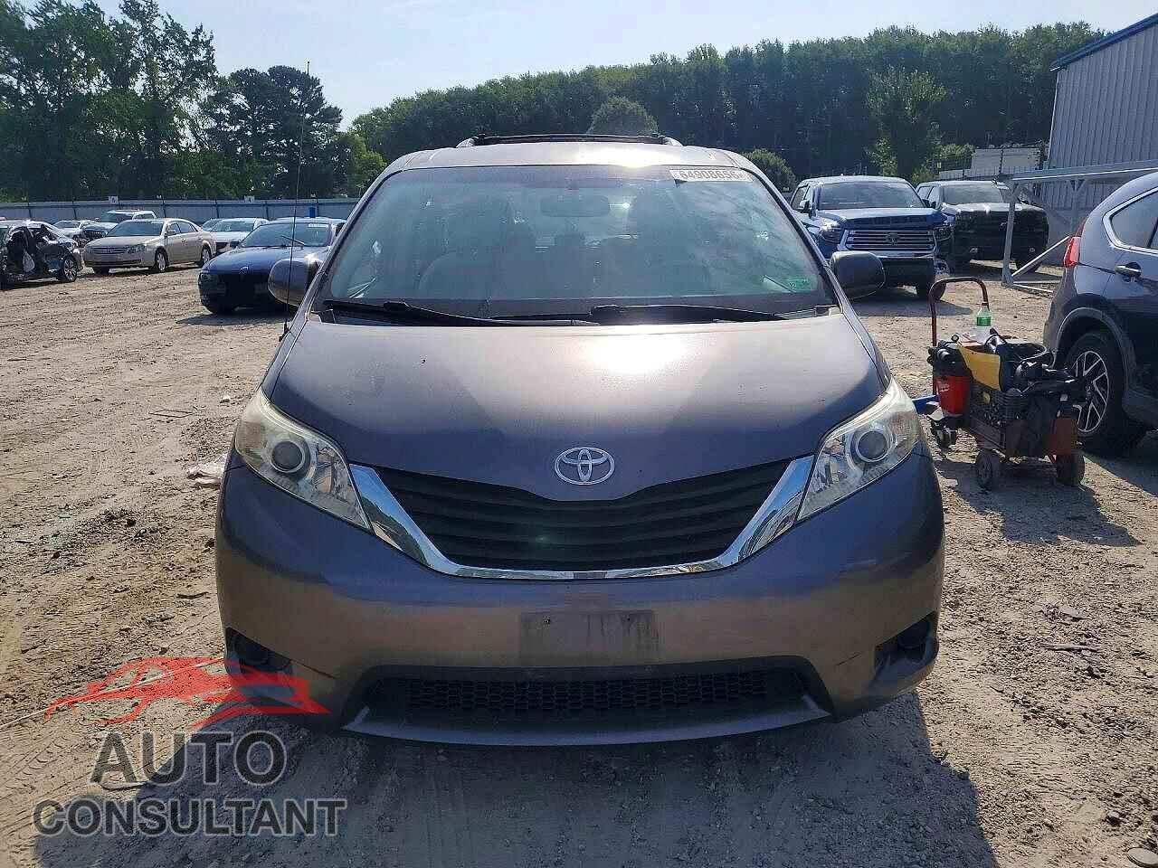 TOYOTA SIENNA 2013 - 5TDKK3DC8DS341805