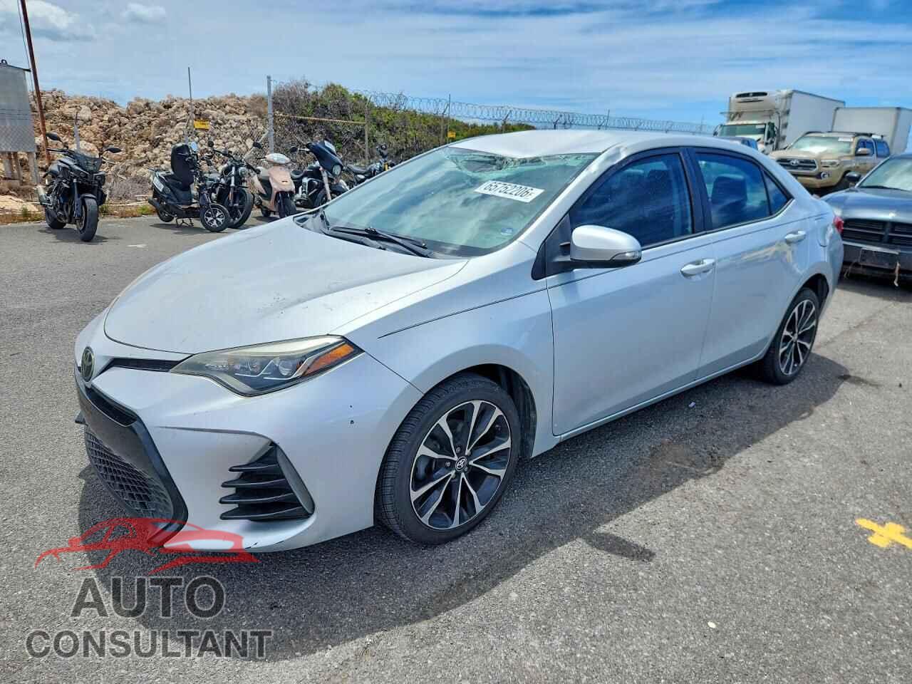 TOYOTA COROLLA 2017 - 2T1BURHEXHC870941