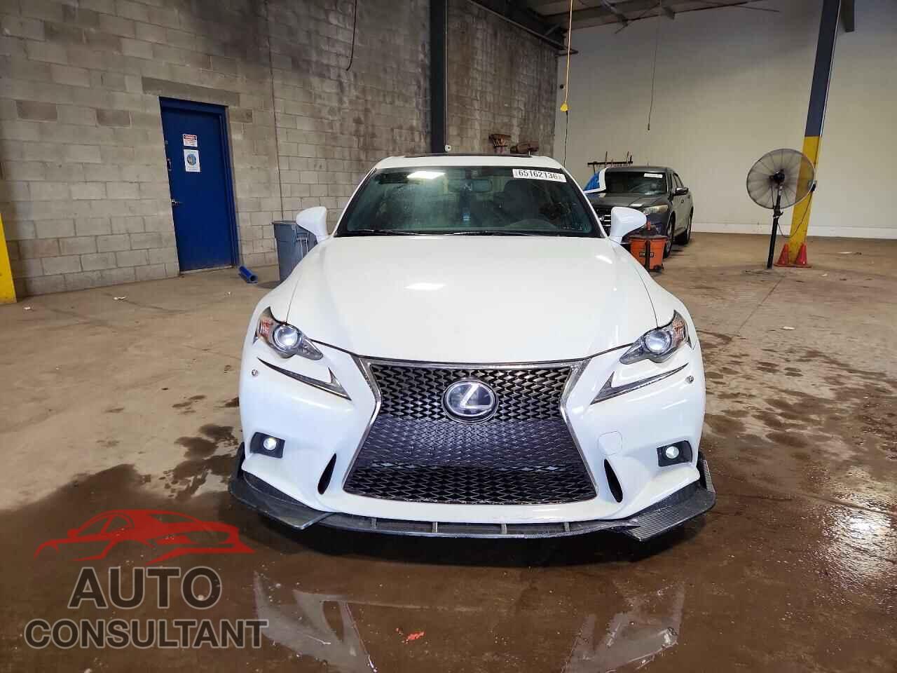 LEXUS IS 2015 - JTHCE1D21F5007663