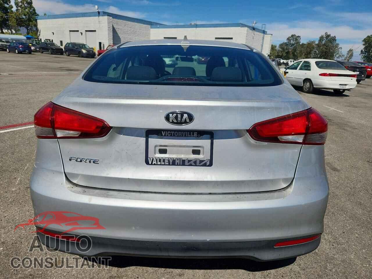 KIA FORTE 2017 - 3KPFK4A77HE028775