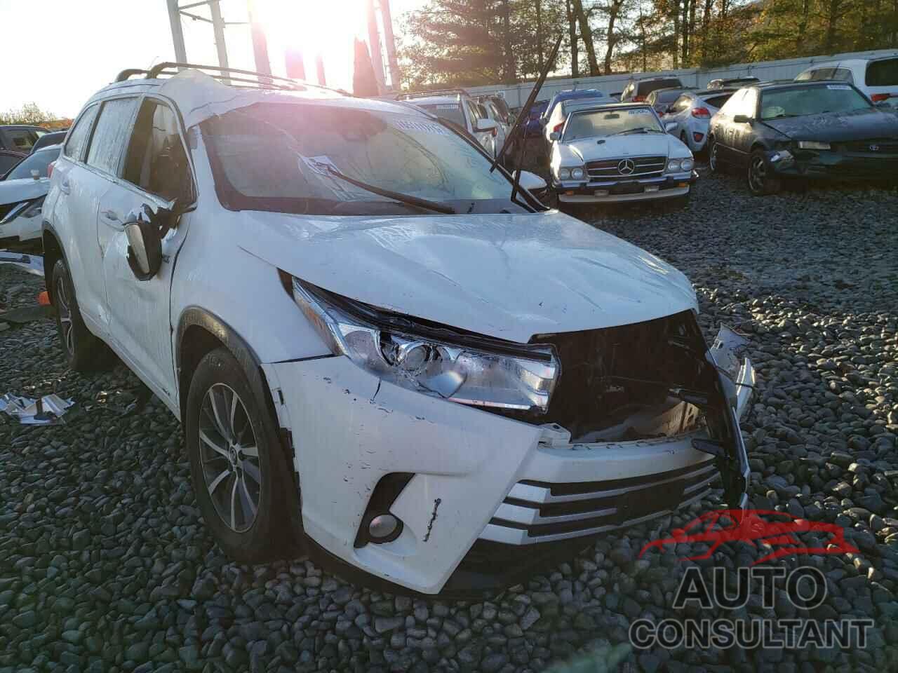 TOYOTA HIGHLANDER 2018 - 5TDJGRFH3JS037060