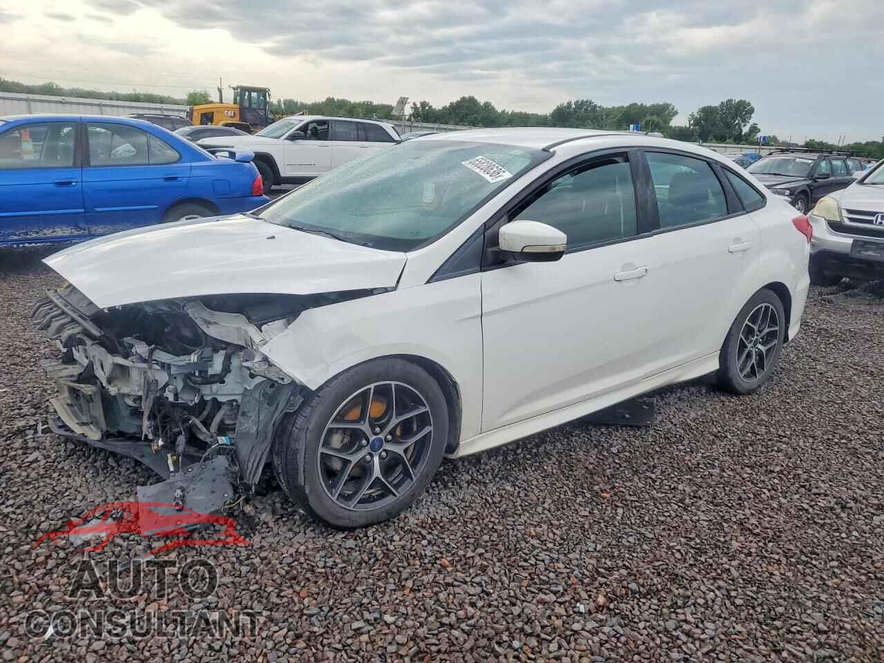 FORD FOCUS 2015 - 1FADP3F27FL261842