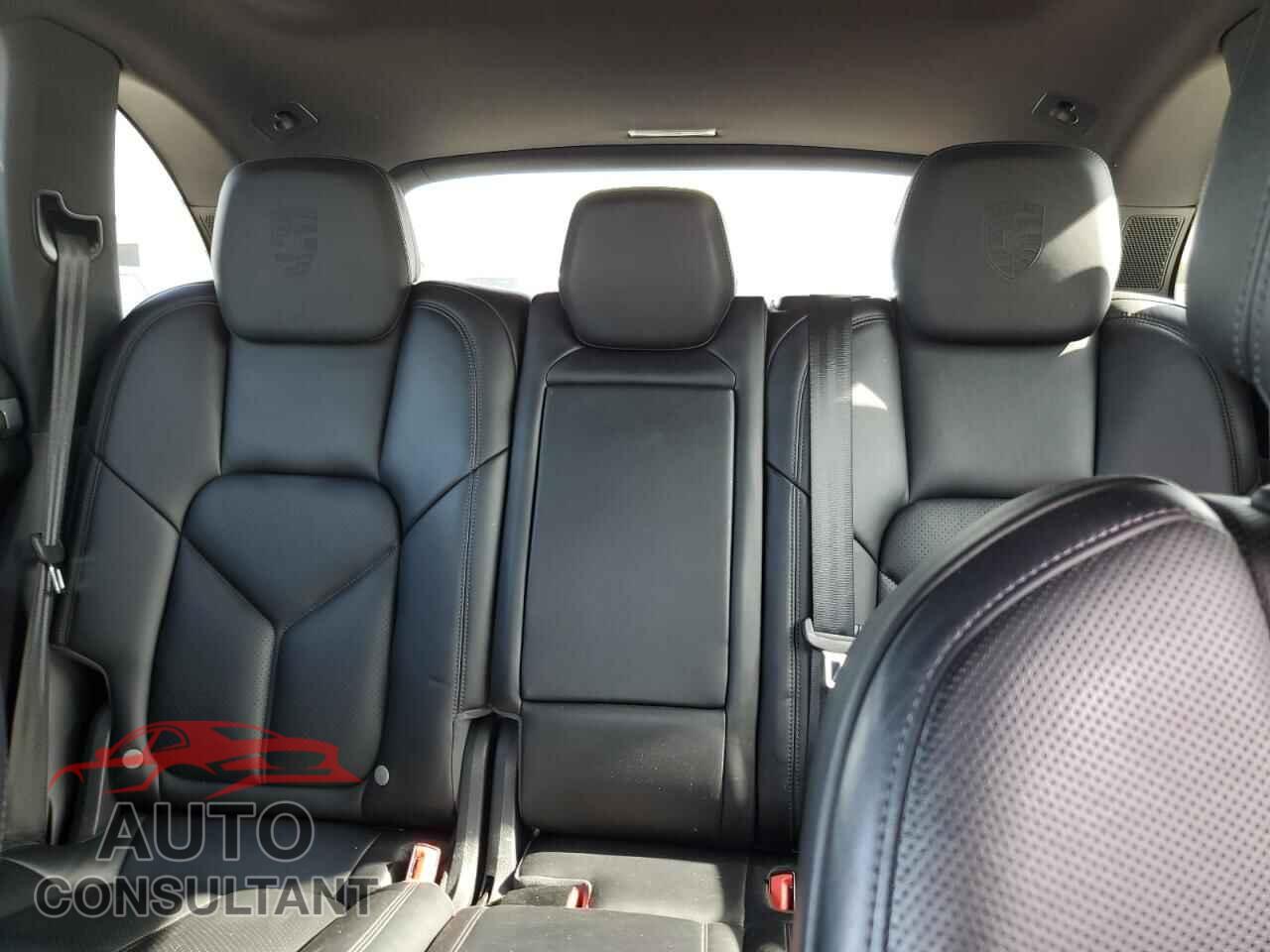 PORSCHE CAYENNE 2017 - WP1AA2A27HKA81784