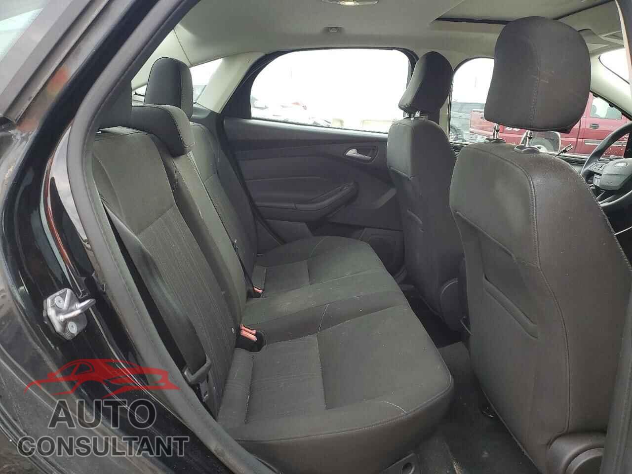 FORD FOCUS 2015 - 1FADP3F29FL200492