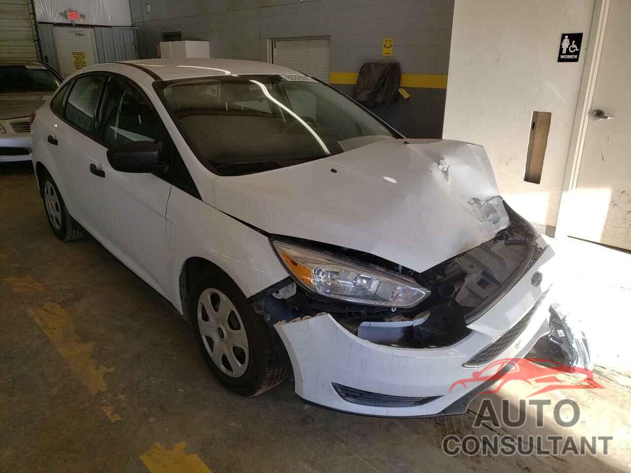 FORD FOCUS 2018 - 1FADP3E29JL249105