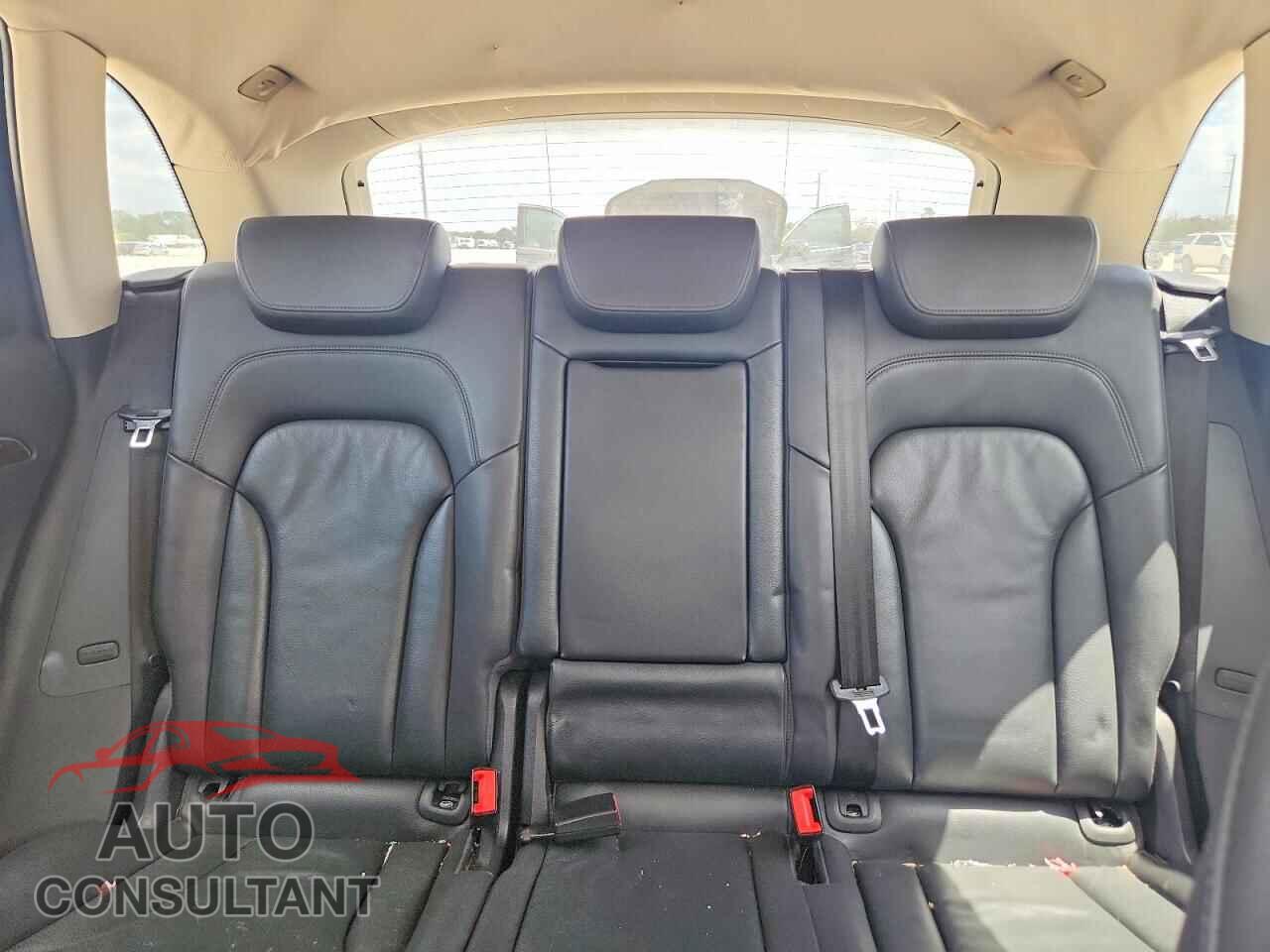 AUDI Q5 2010 - WA1CKBFP5AA077735
