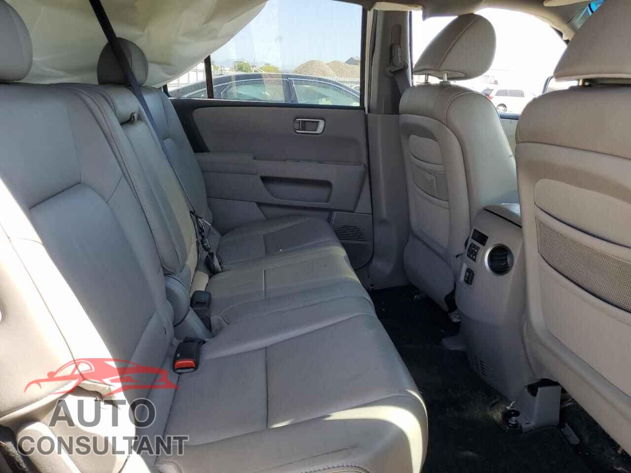 HONDA PILOT 2011 - 5FNYF4H75BB032991