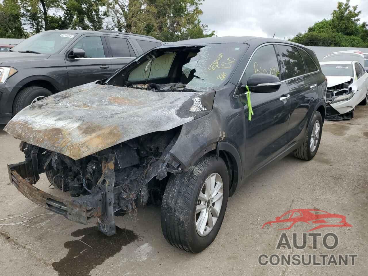 KIA SORENTO 2019 - 5XYPG4A3XKG560812