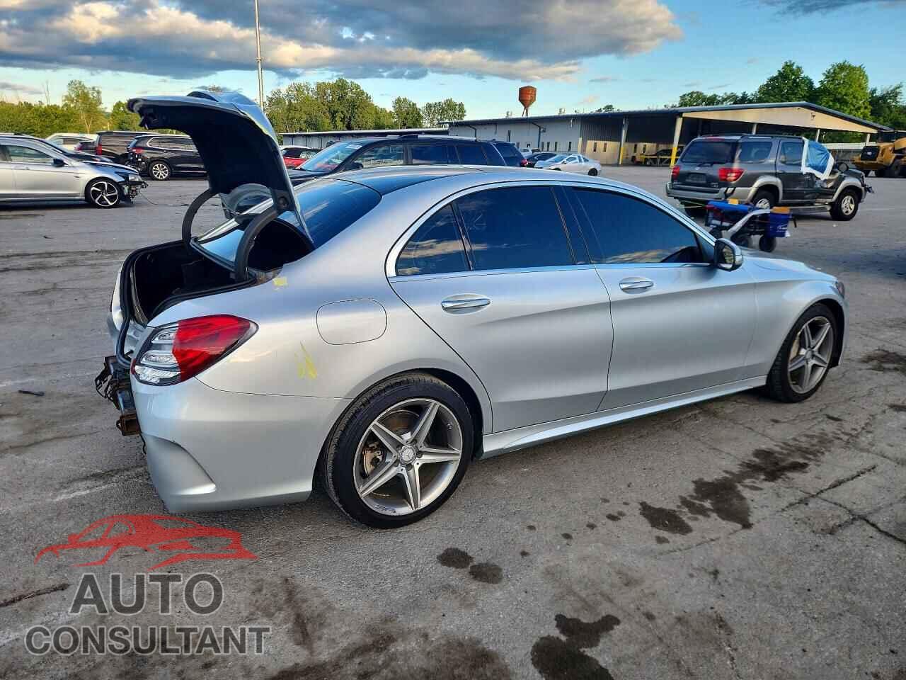 MERCEDES-BENZ C-CLASS 2015 - 55SWF4KB5FU006707