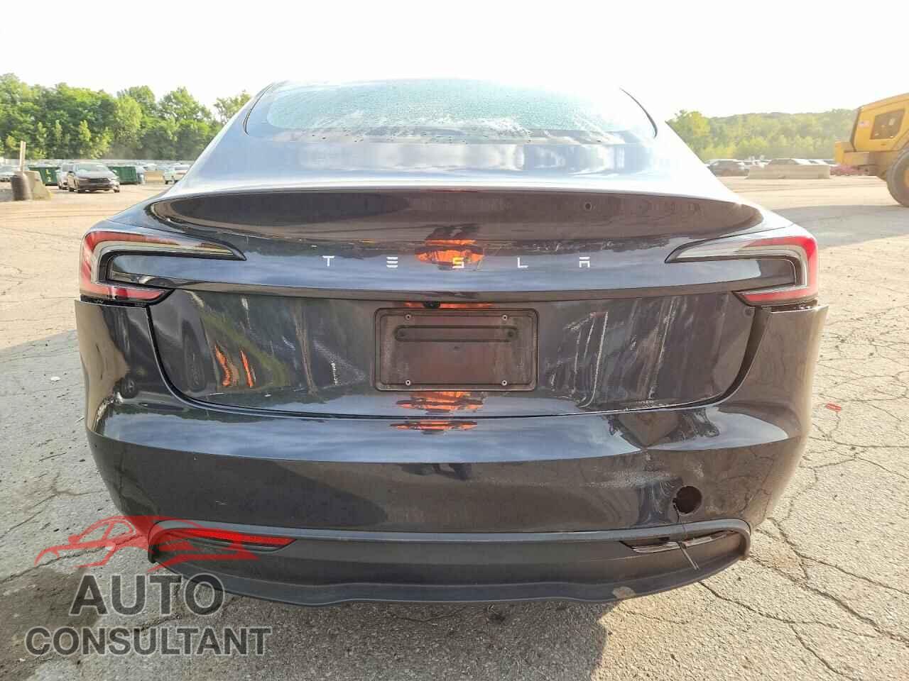 TESLA MODEL 3 2024 - 5YJ3E1EA8RF855792