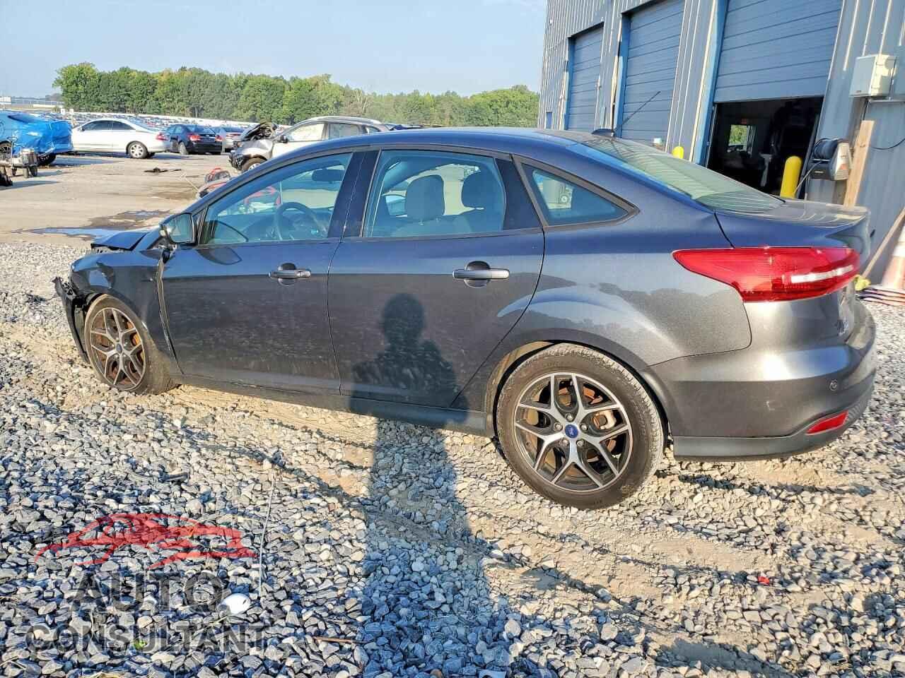 FORD FOCUS 2017 - 1FADP3H2XHL317241