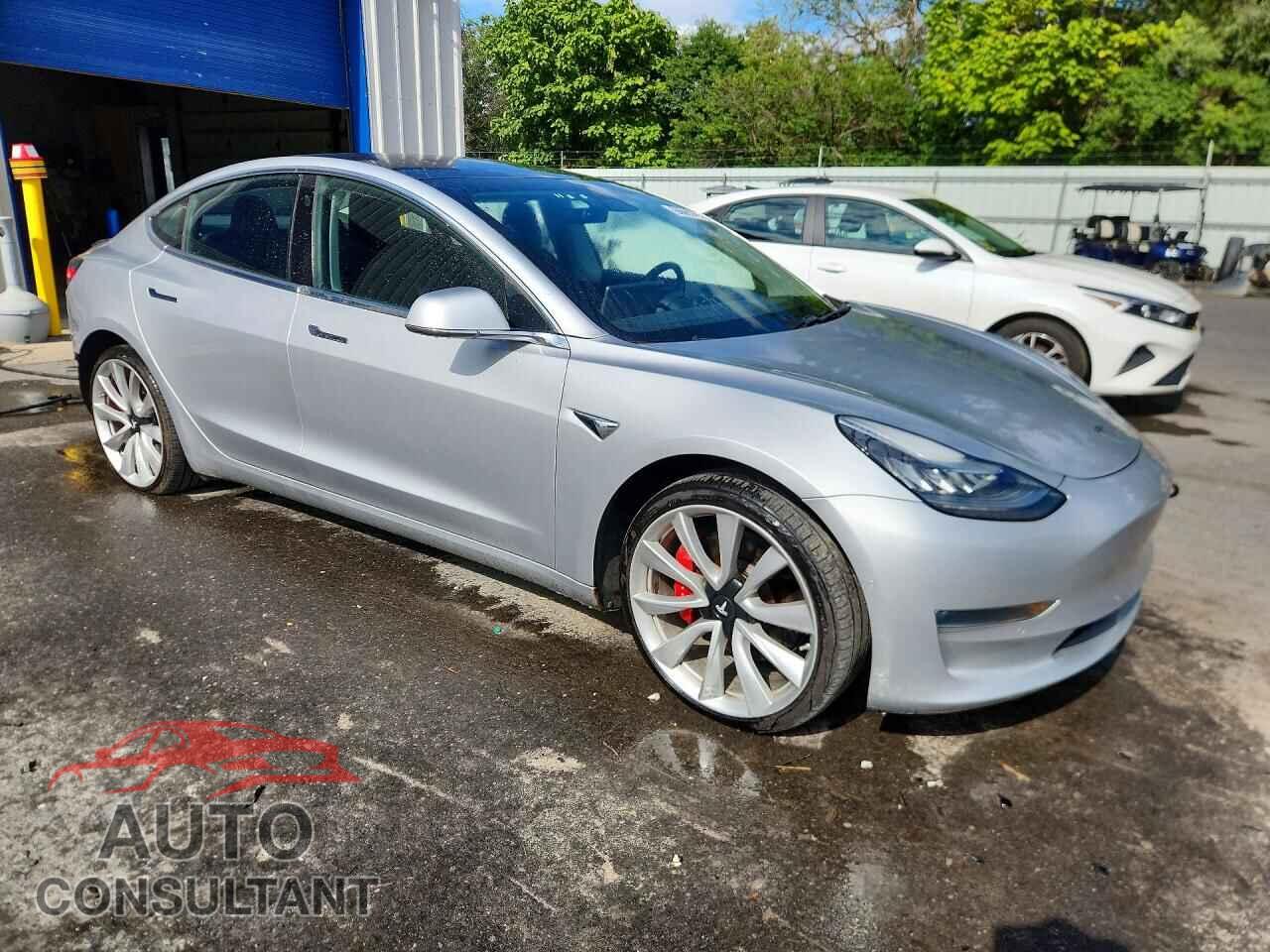 TESLA MODEL 3 2018 - 5YJ3E1EB5JF083393
