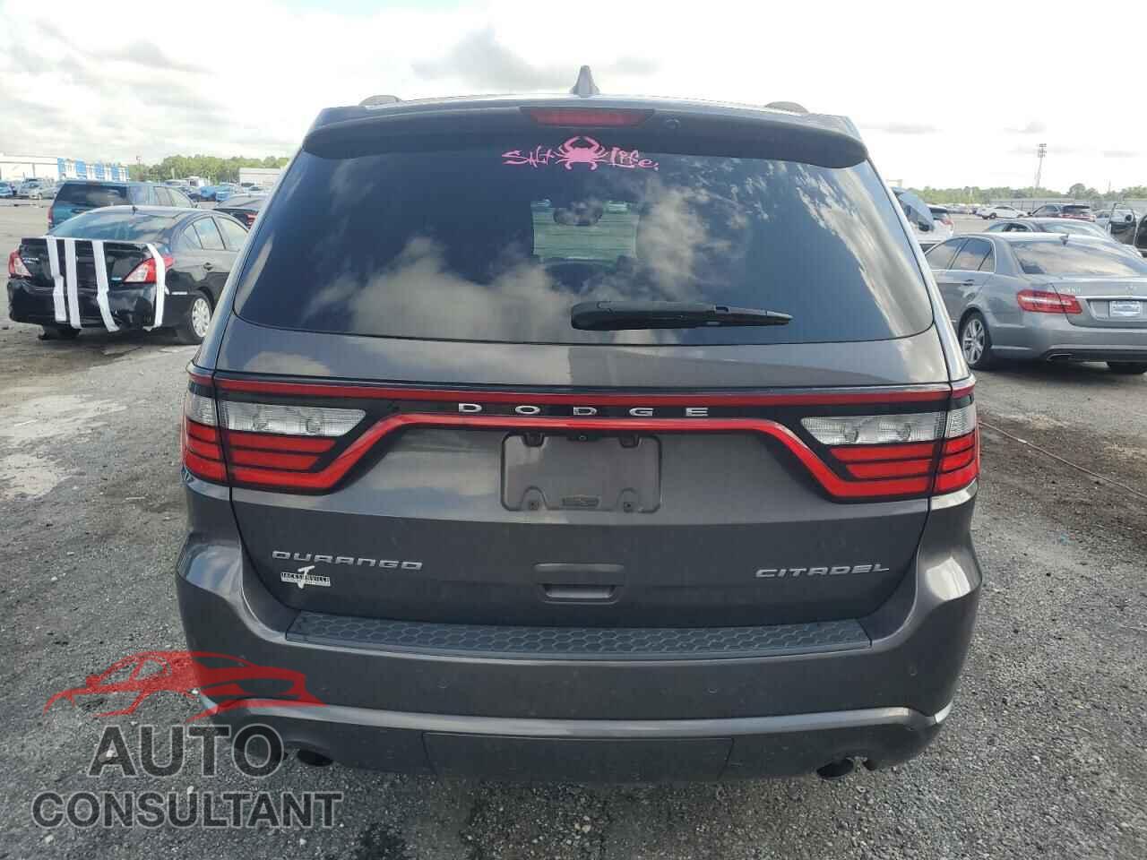 DODGE DURANGO 2018 - 1C4SDHET6JC228597