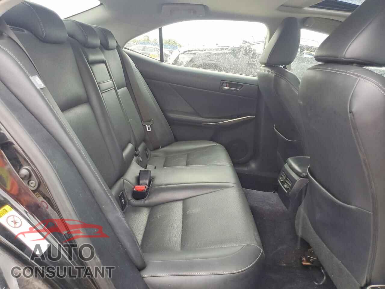LEXUS IS 2014 - JTHBF1D28E5035032