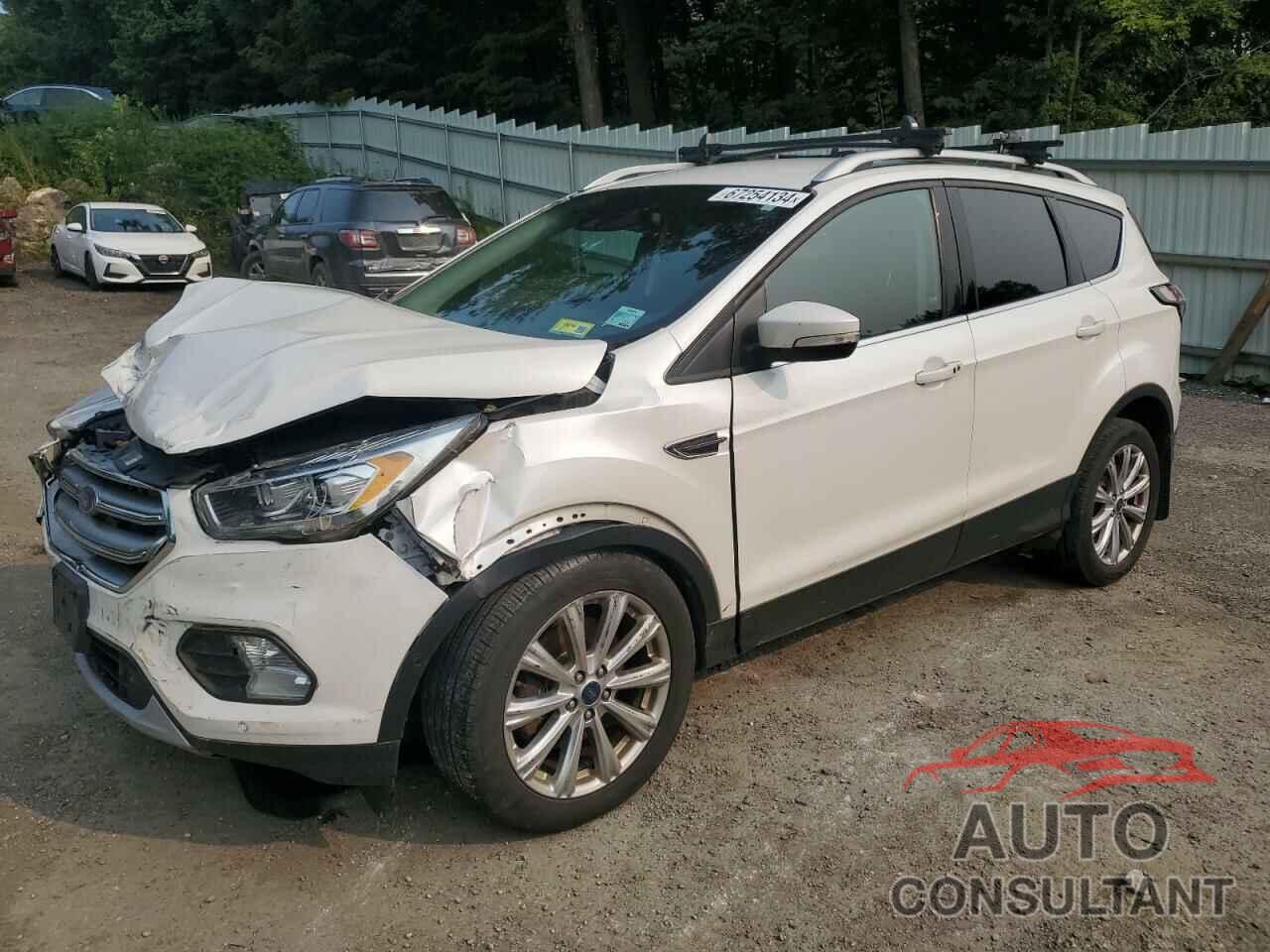 FORD ESCAPE 2017 - 1FMCU9J9XHUA17617