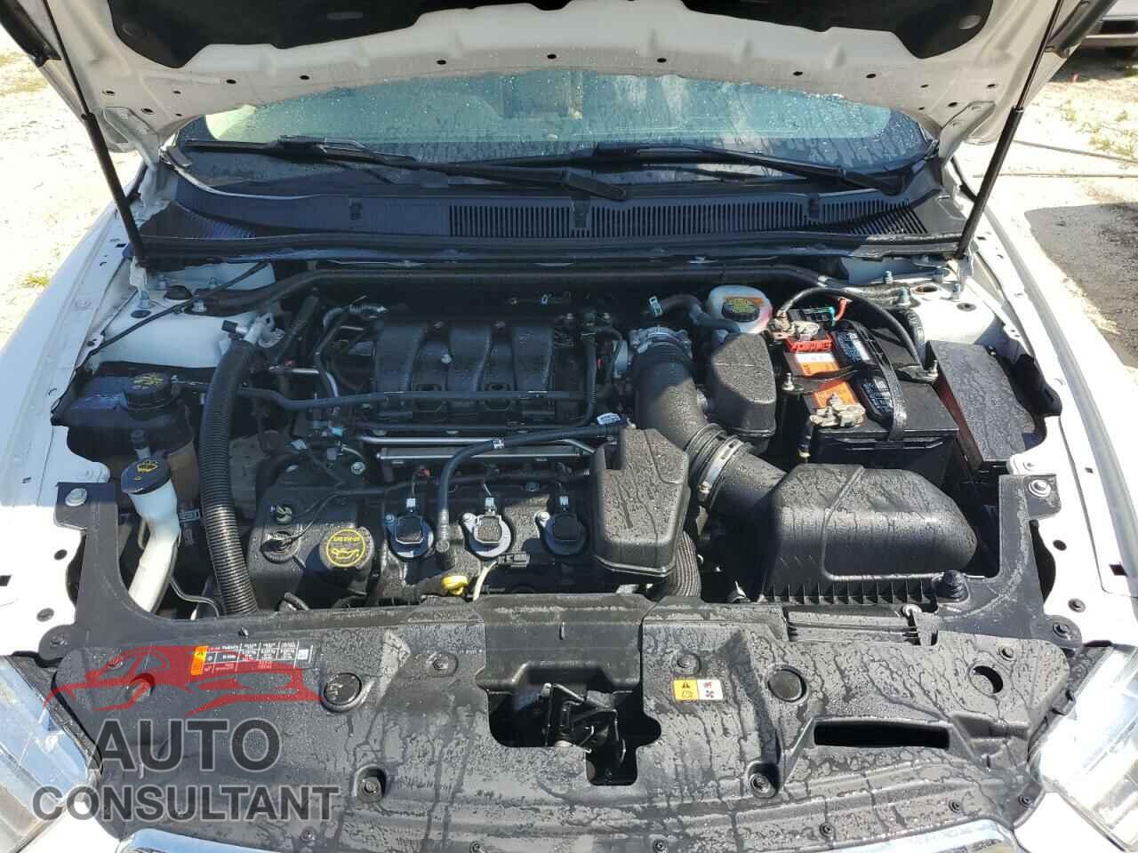 FORD TAURUS 2018 - 1FAHP2F89JG117954