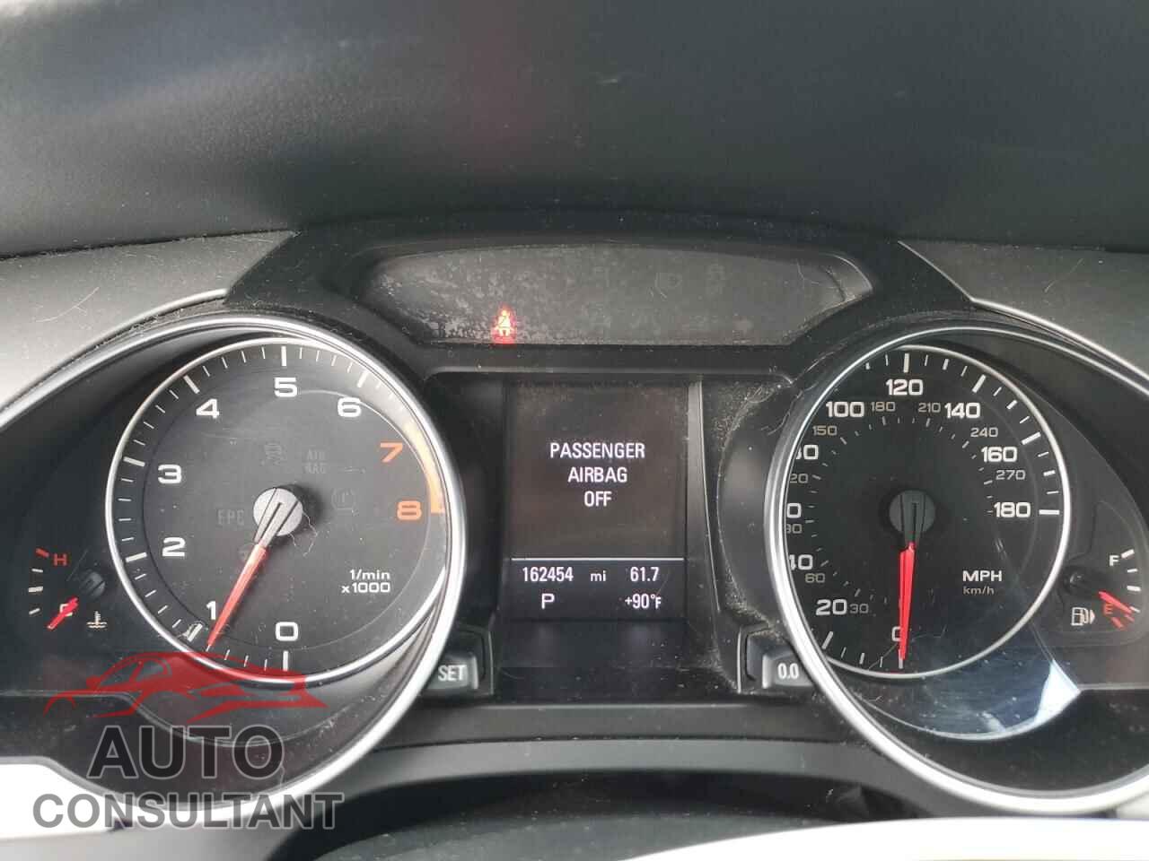AUDI A5 2011 - WAULFAFH8BN004069