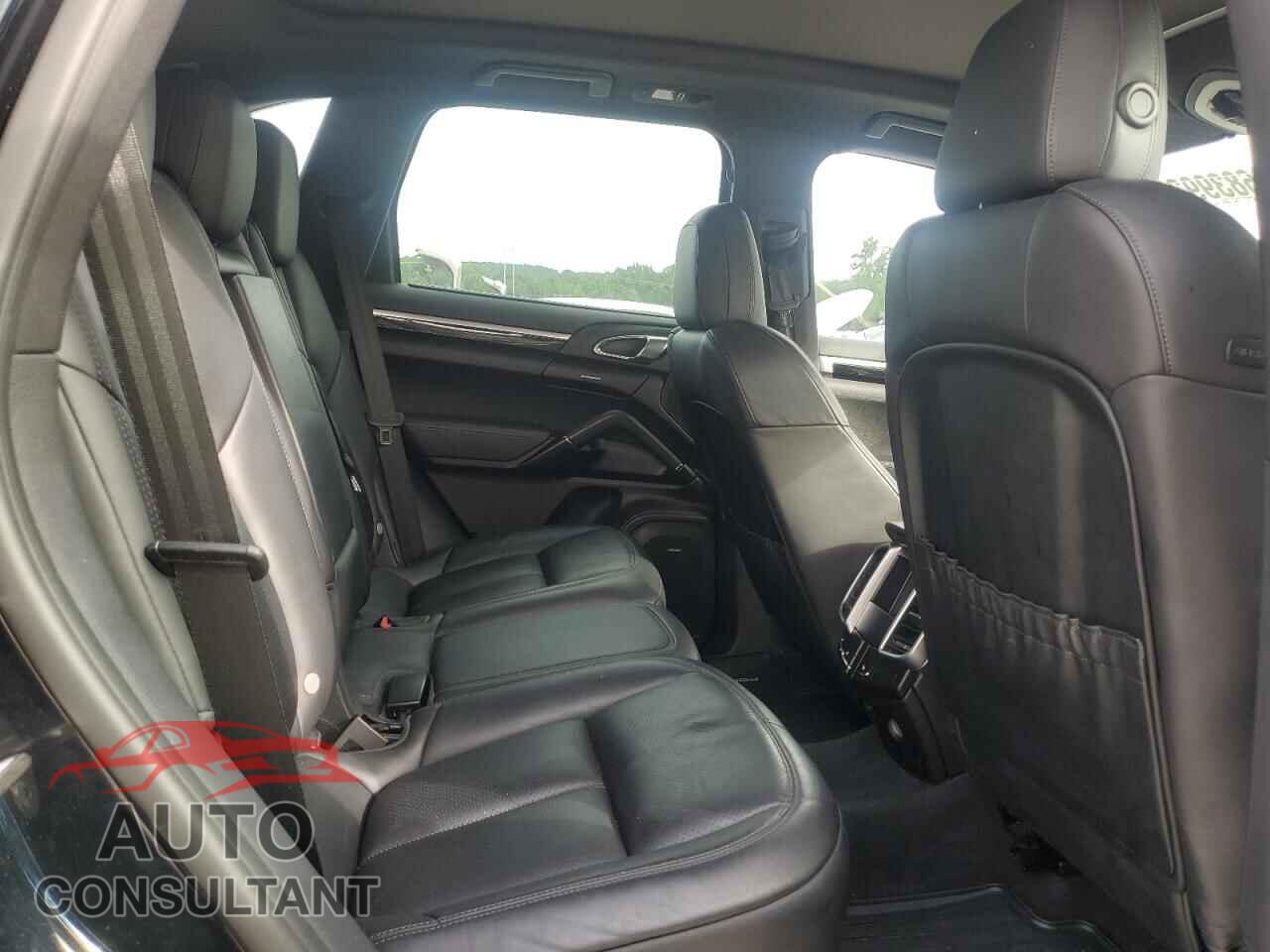 PORSCHE CAYENNE 2016 - WP1AB2A28GLA96848