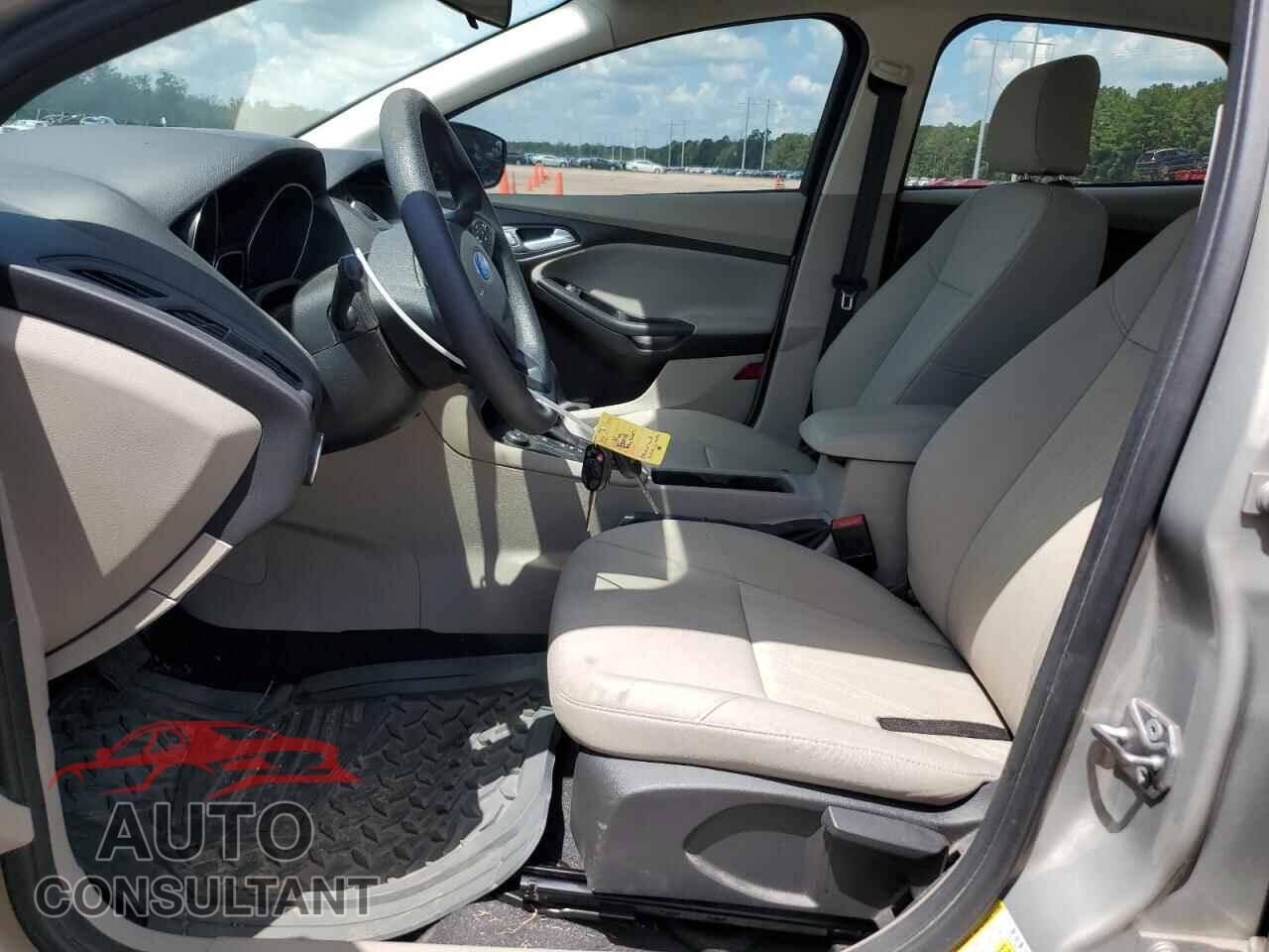 FORD FOCUS 2016 - 1FADP3F26GL376580