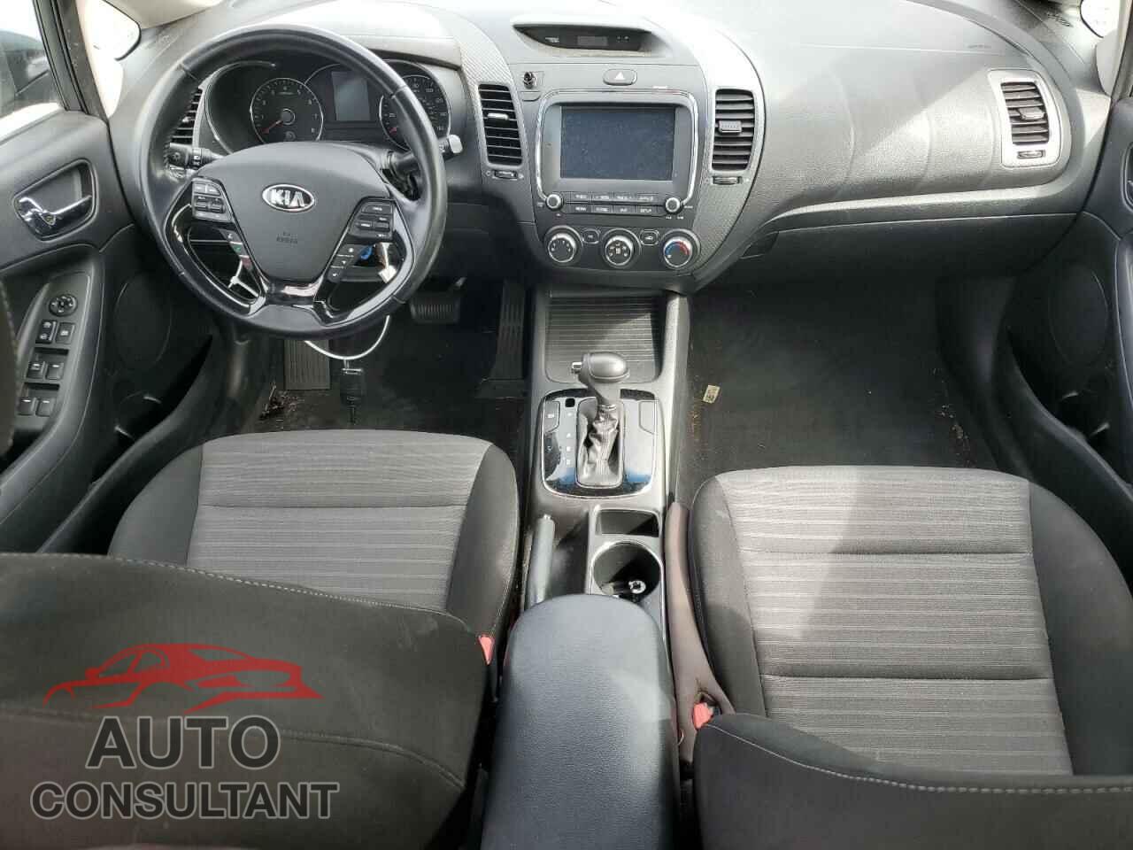 KIA FORTE 2018 - 3KPFL4A79JE249281