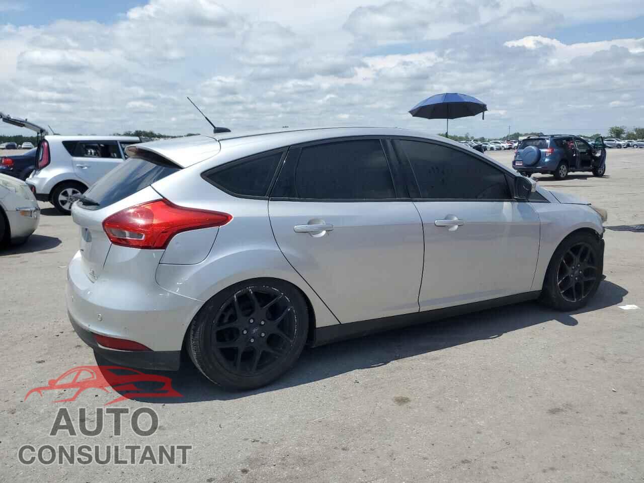 FORD FOCUS 2016 - 1FADP3K22GL311330