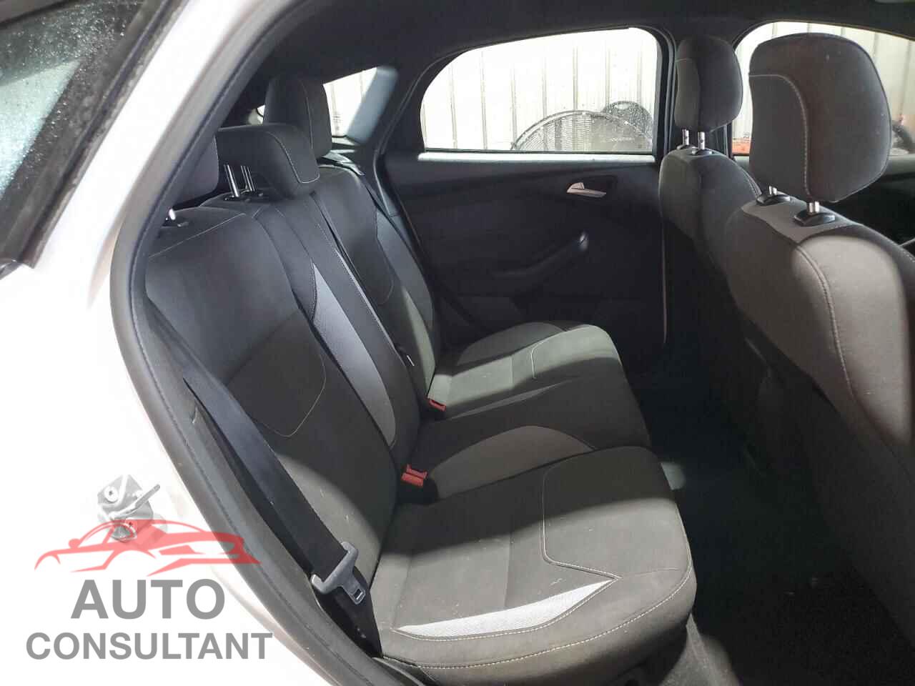 FORD FOCUS 2017 - 1FADP3L90HL228945