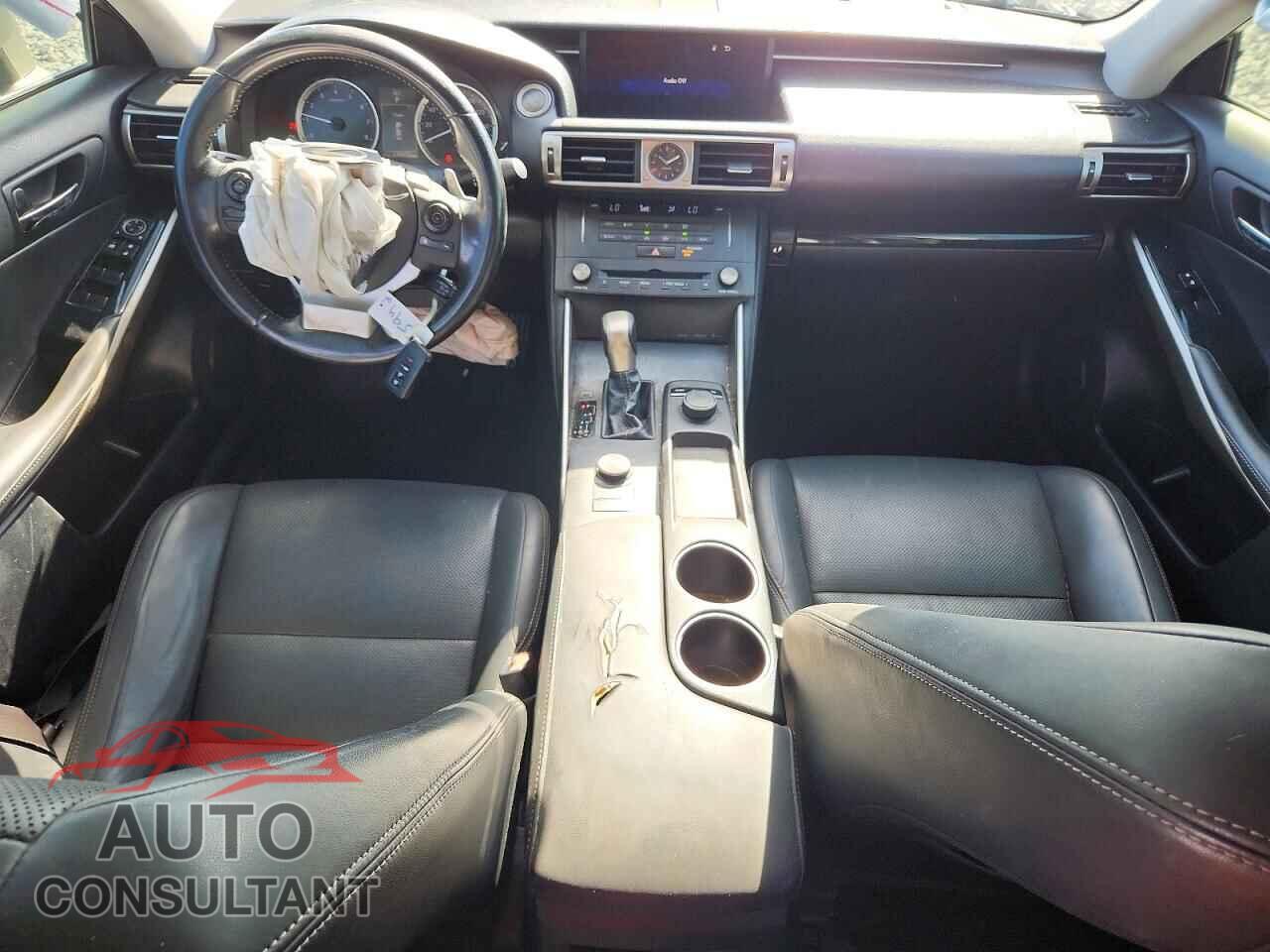 LEXUS IS 2015 - JTHBF1D24F5057594