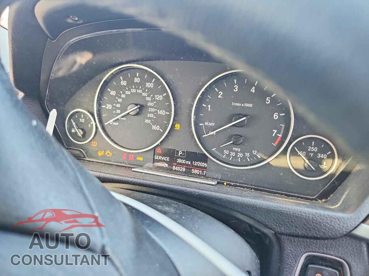 BMW 3 SERIES 2017 - WBA8A3C5XHK691981