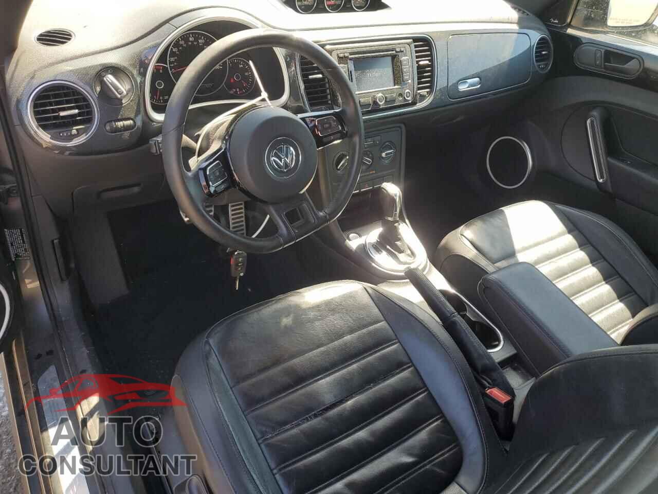 VOLKSWAGEN BEETLE 2012 - 3VWVA7AT4CM640974