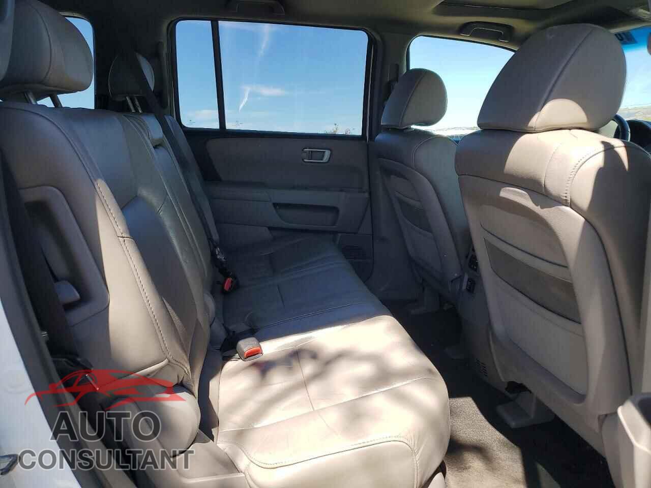 HONDA PILOT 2011 - 5FNYF3H54BB009694