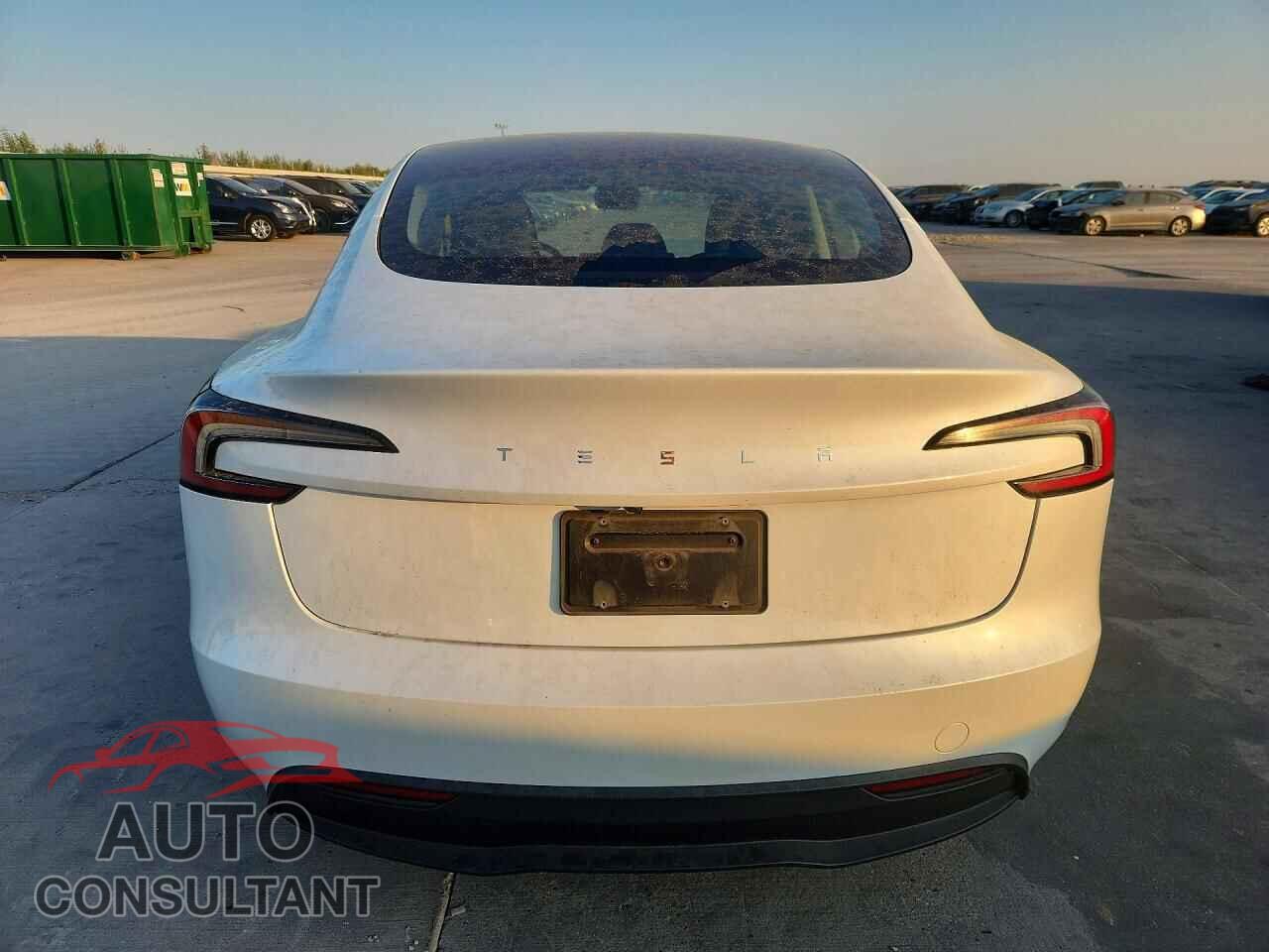 TESLA MODEL 3 2025 - 5YJ3E1EA5SF982957