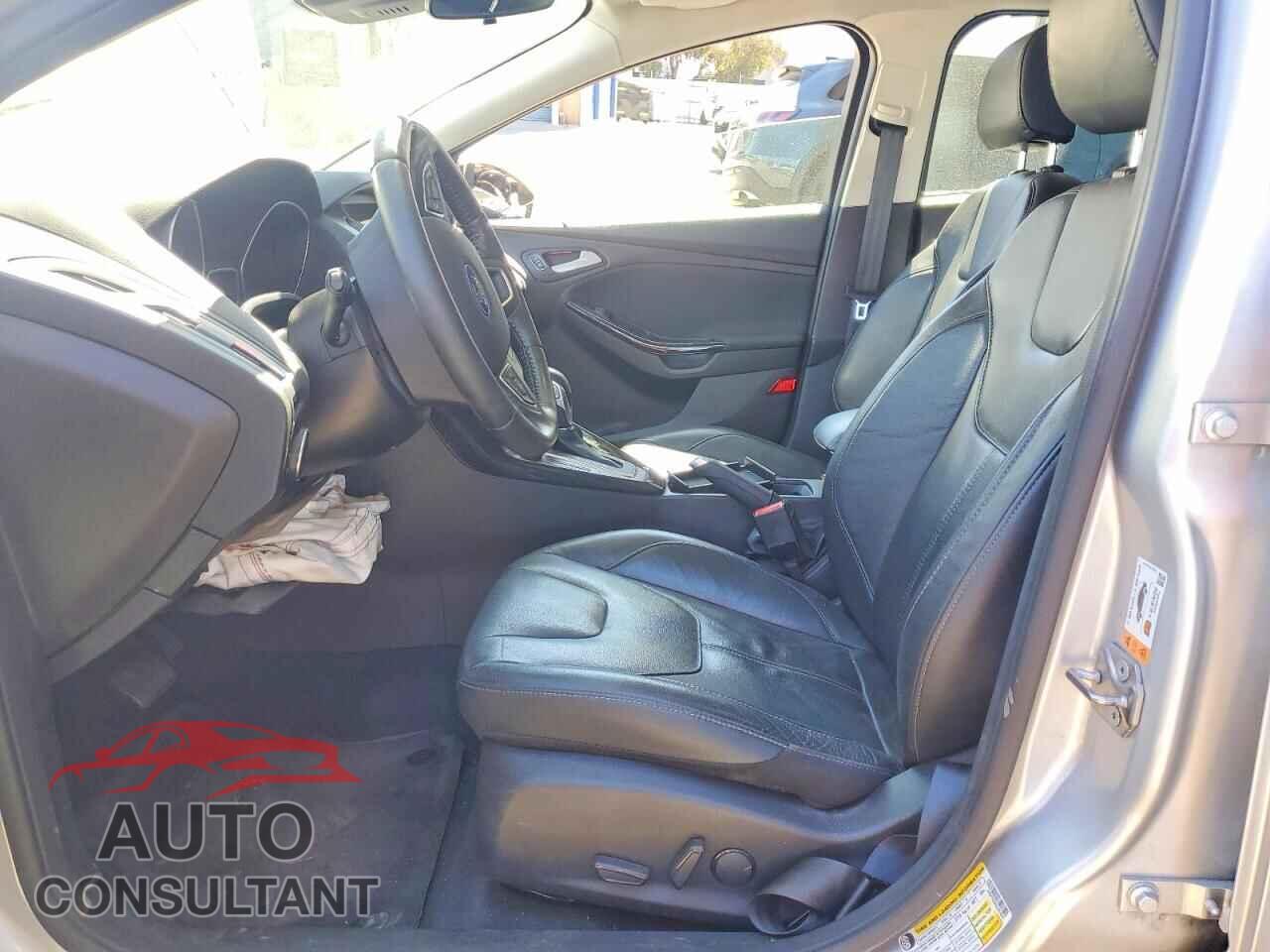 FORD FOCUS 2016 - 1FADP3J22GL203520