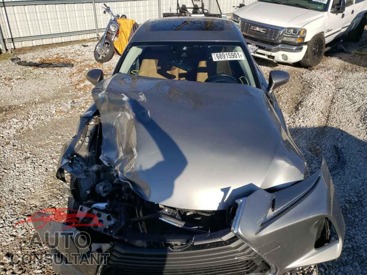 LEXUS IS 2017 - JTHBA1D21H5052936